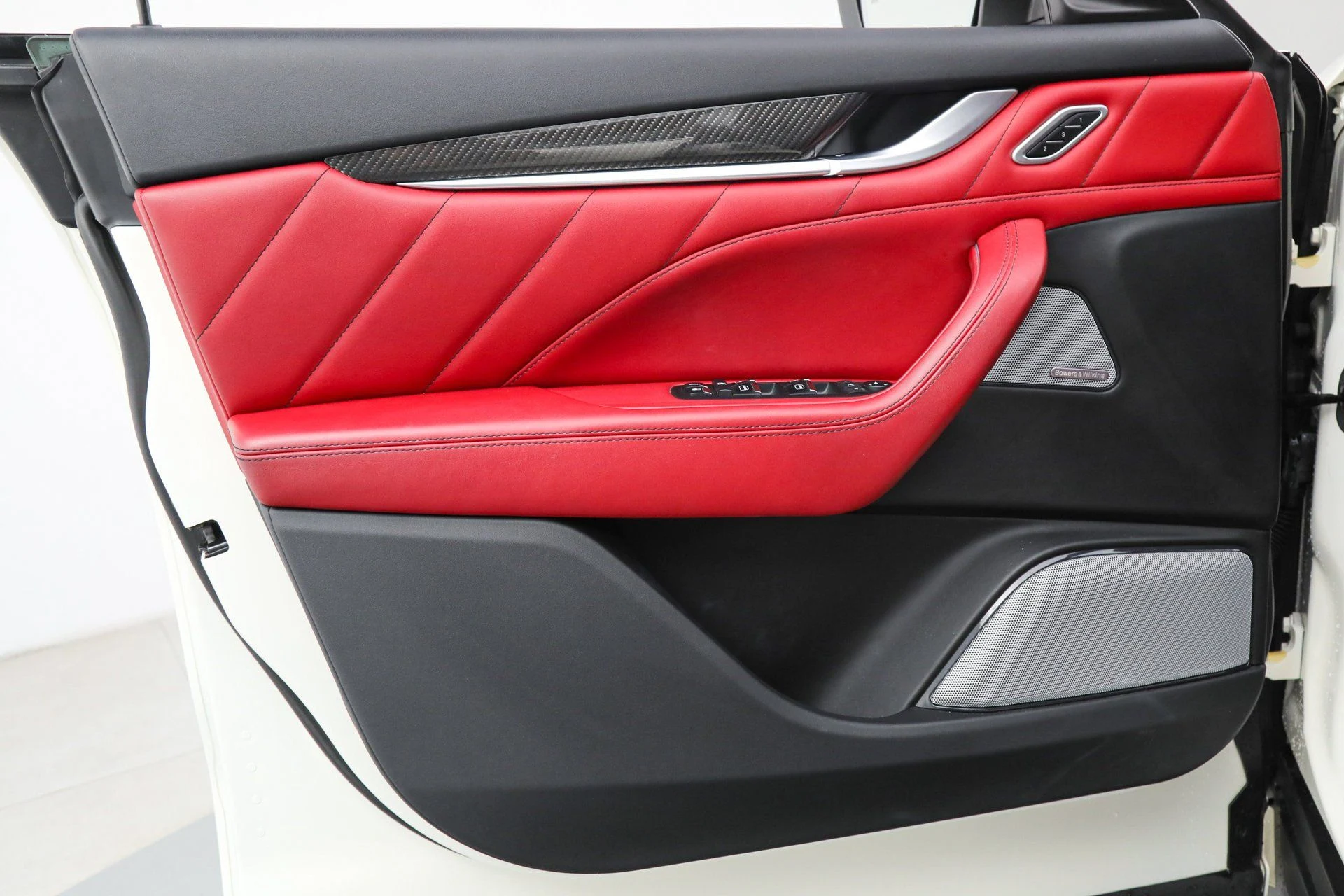 mph015_1160551041_54156570565c17e9088e1c485f5db76c_f3827ad897