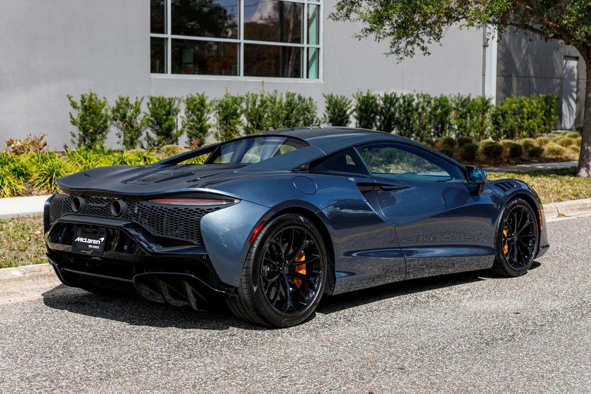 mph015_116459042_658_p16_l_30c977c990