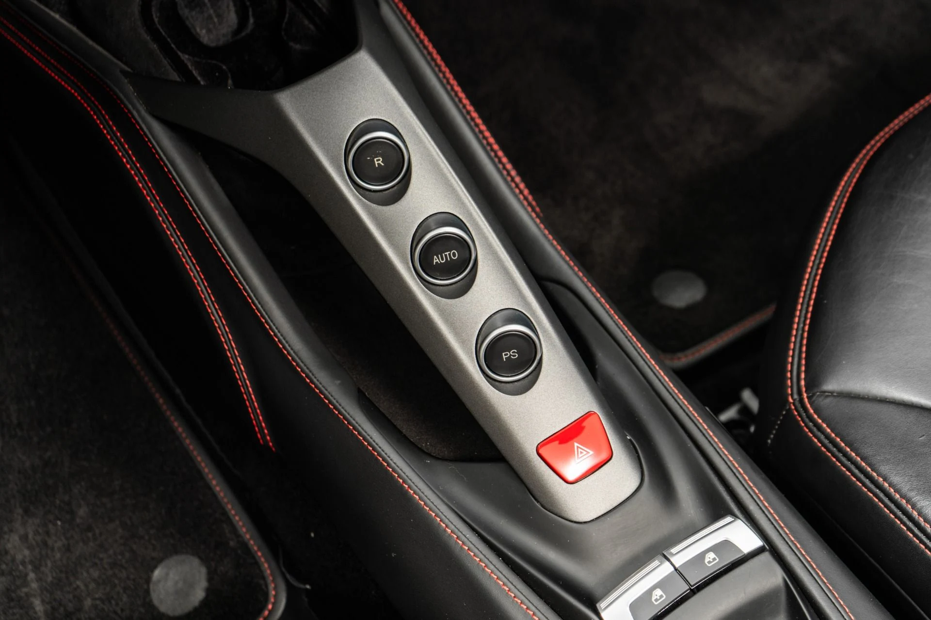 mph015_117958964_Used_2017_Ferrari_488_Spider_1761946233_3ff12af526