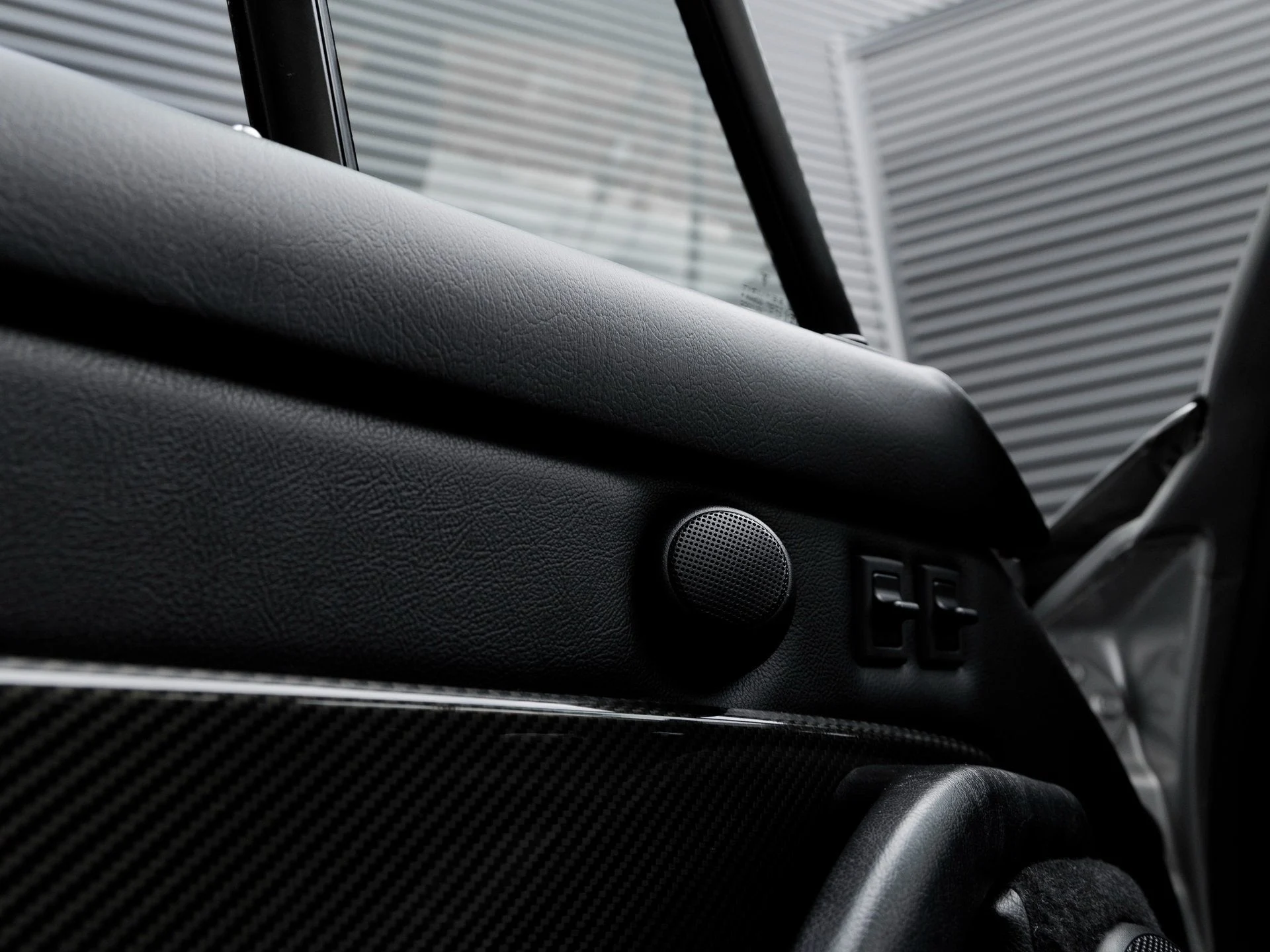 mph015_118796734_16_09c0237eea