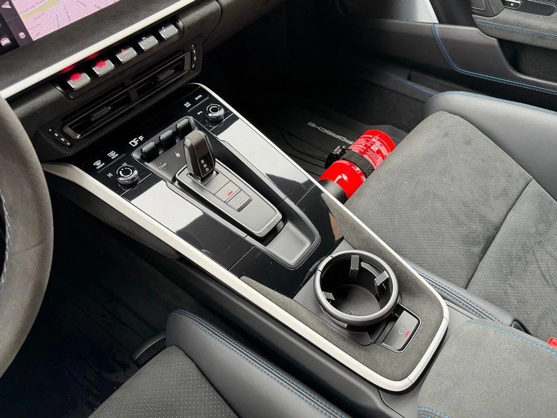 mph015_1191248537_NLG_6jud_YJ_Nw_Hpx_Ch4_NTA_3_f_P_Yt_Y_e99e7bef67