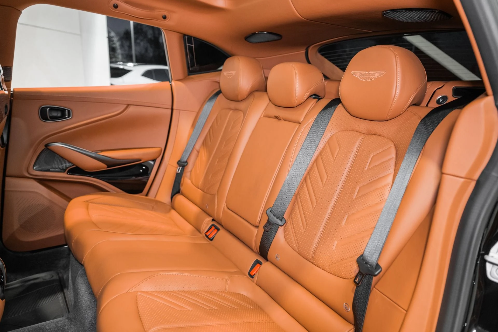 mph015_1197061784_New_2026_Aston_Martin_DBX_S_1775443121_77750eda21