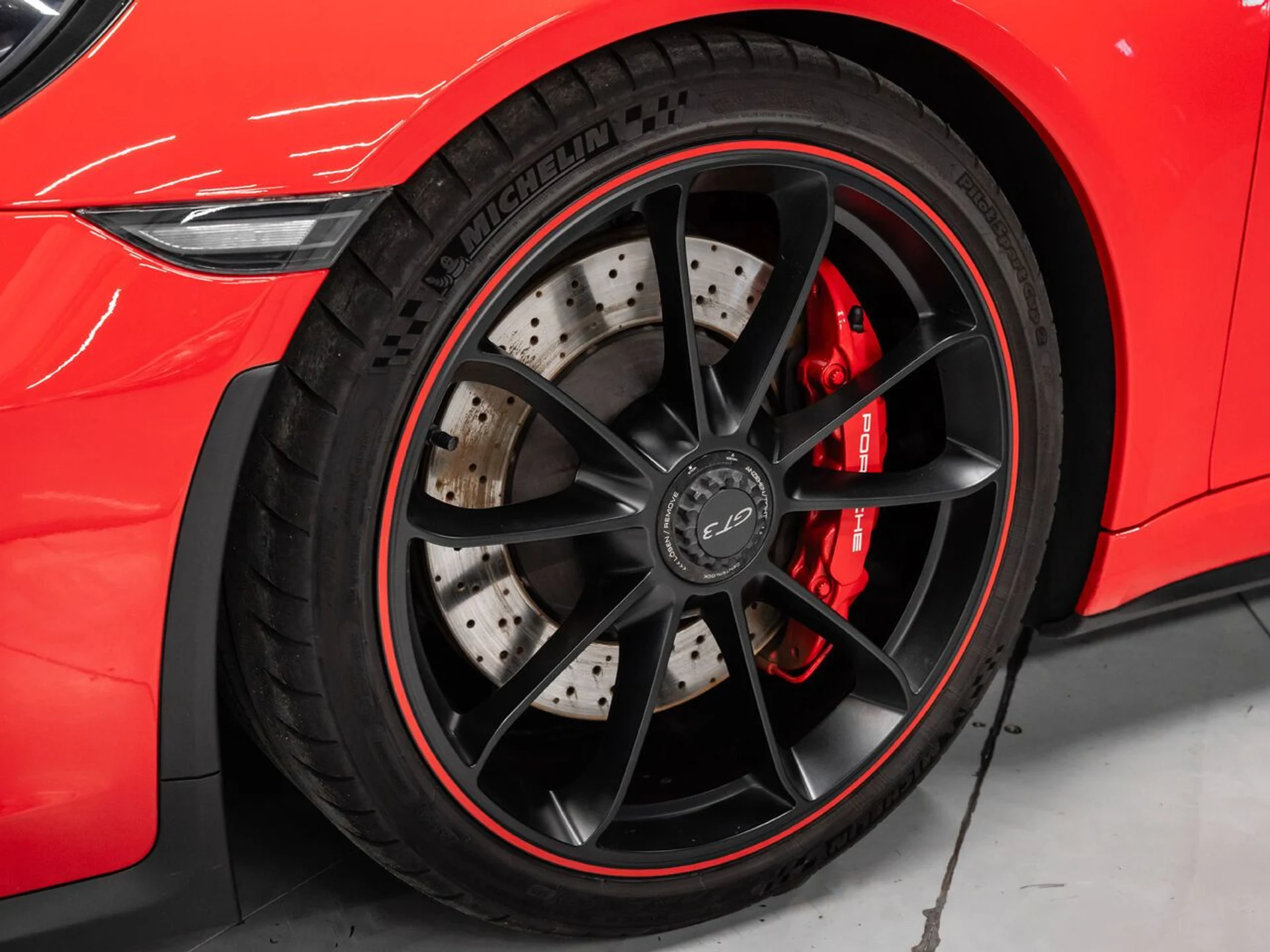 mph015_1204273844_porsche_911_2018_8bc8fb64a5