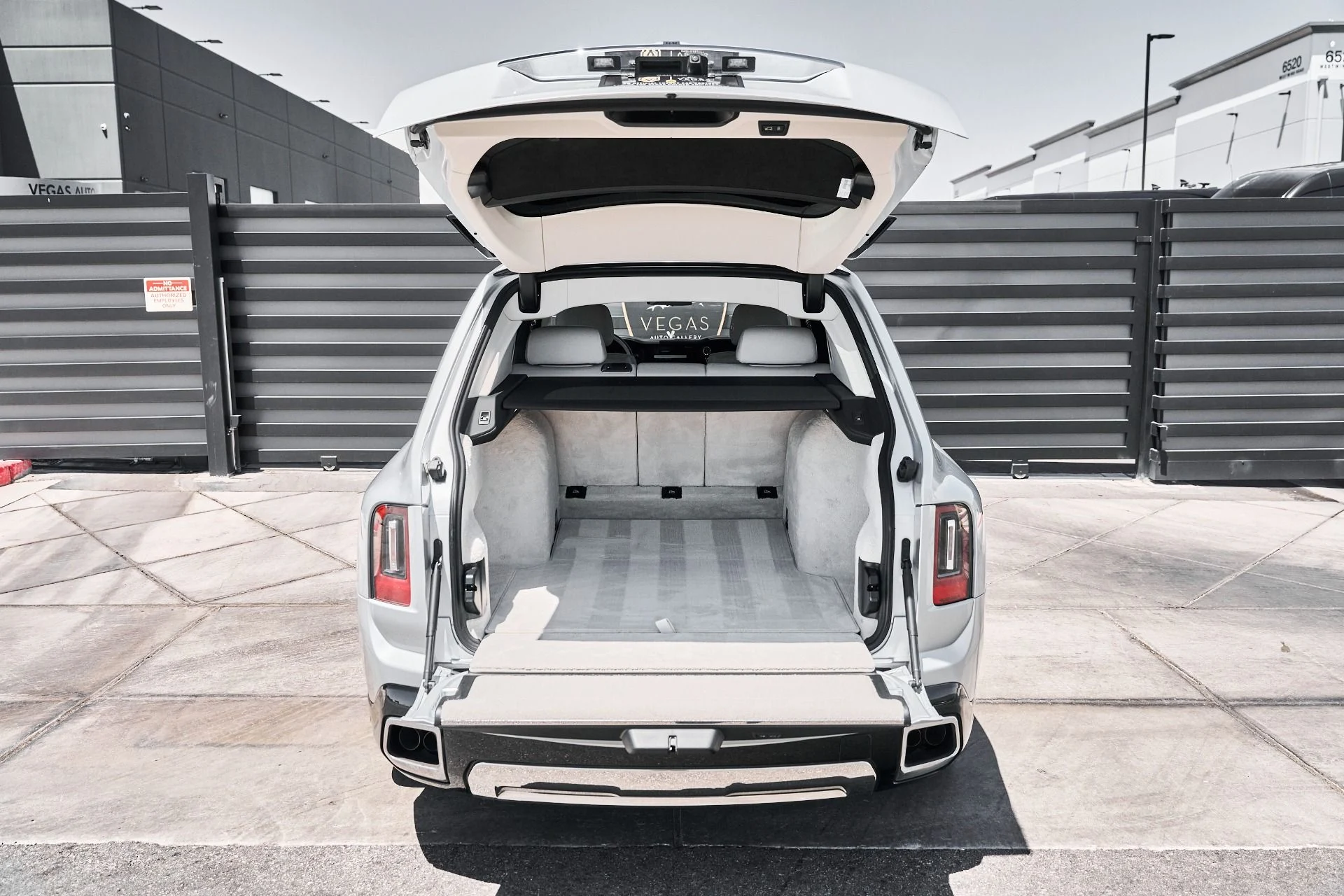 mph015_120548517_Used_2025_Rolls_Royce_Cullinan_Base_1781217267_4bb0f16e5d
