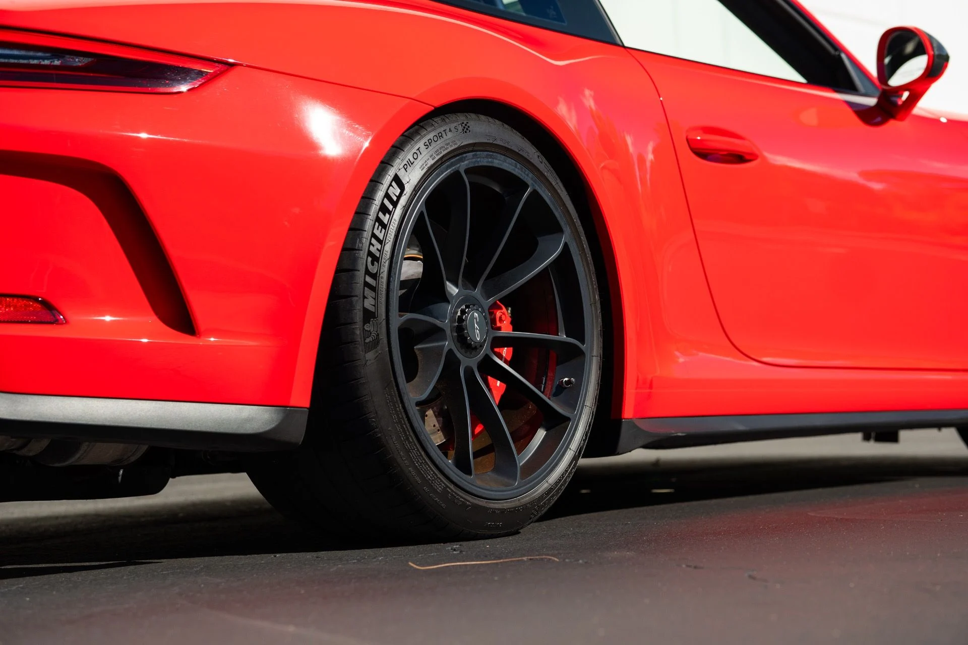 mph015_1207187325_Used_2018_Porsche_911_GT_3_1755032810_a661a4befc