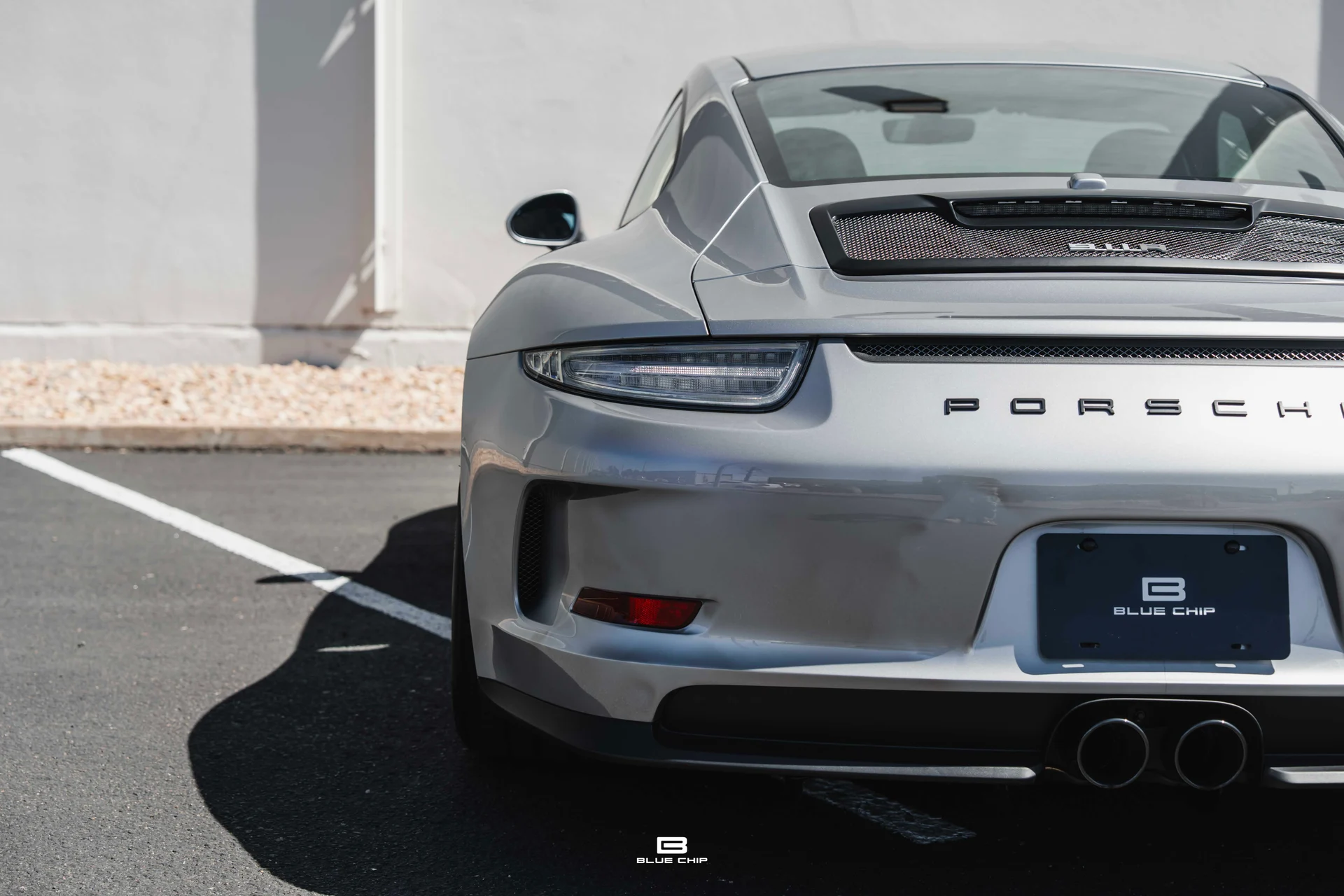 mph015_1207587854_6a2c87e06ca44e3237f0b631_2016_Porsche_911_R_16_2420aae3c8
