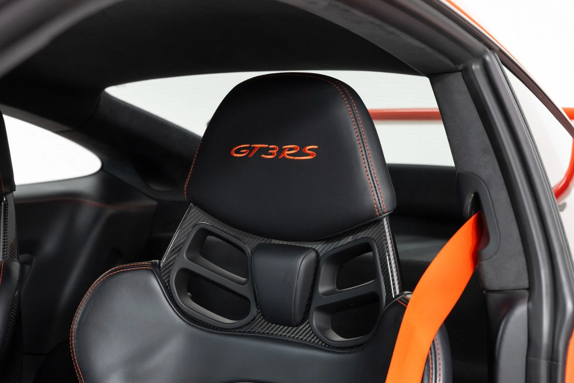 mph015_12103117_Used_2016_Porsche_911_GT_3_RS_1754423339_4a22f590c8