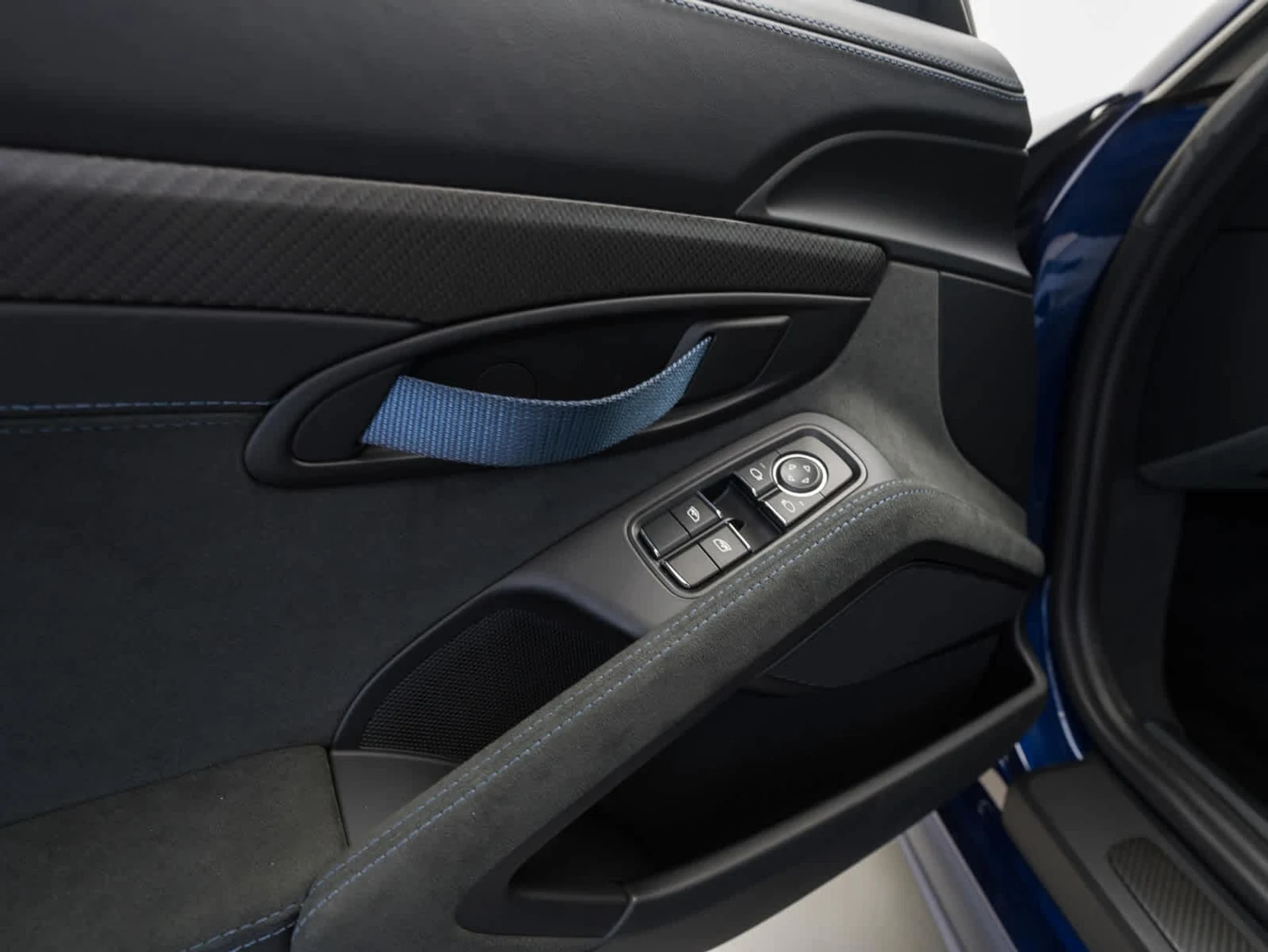 mph015_1215418426_4ed256160919c2b7c951a5f86cb94352x_9367b99a74