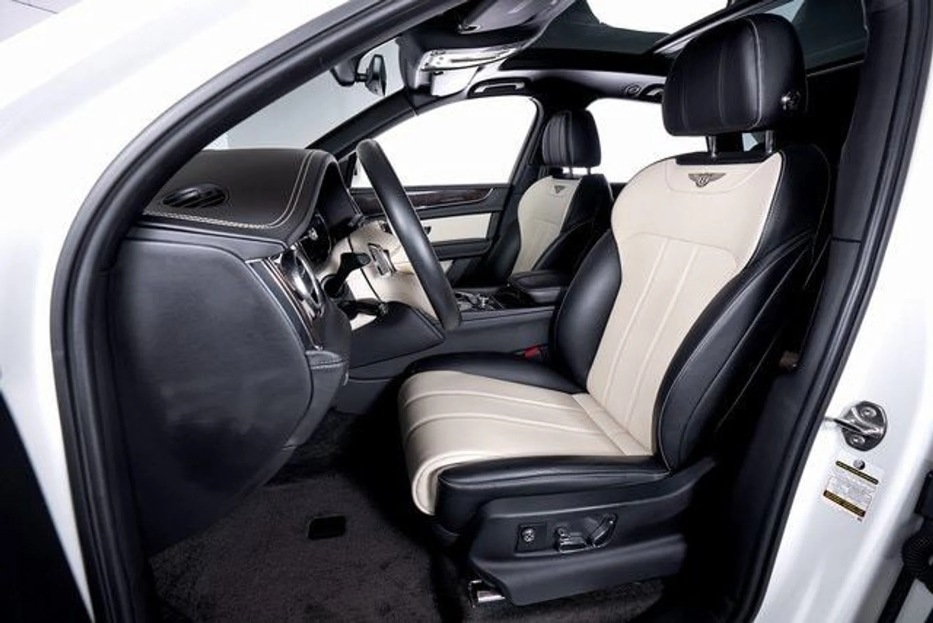 mph015_1220416342_b2395a9ccdf2f43097a3db965cb4555cx_82f86f9b4b