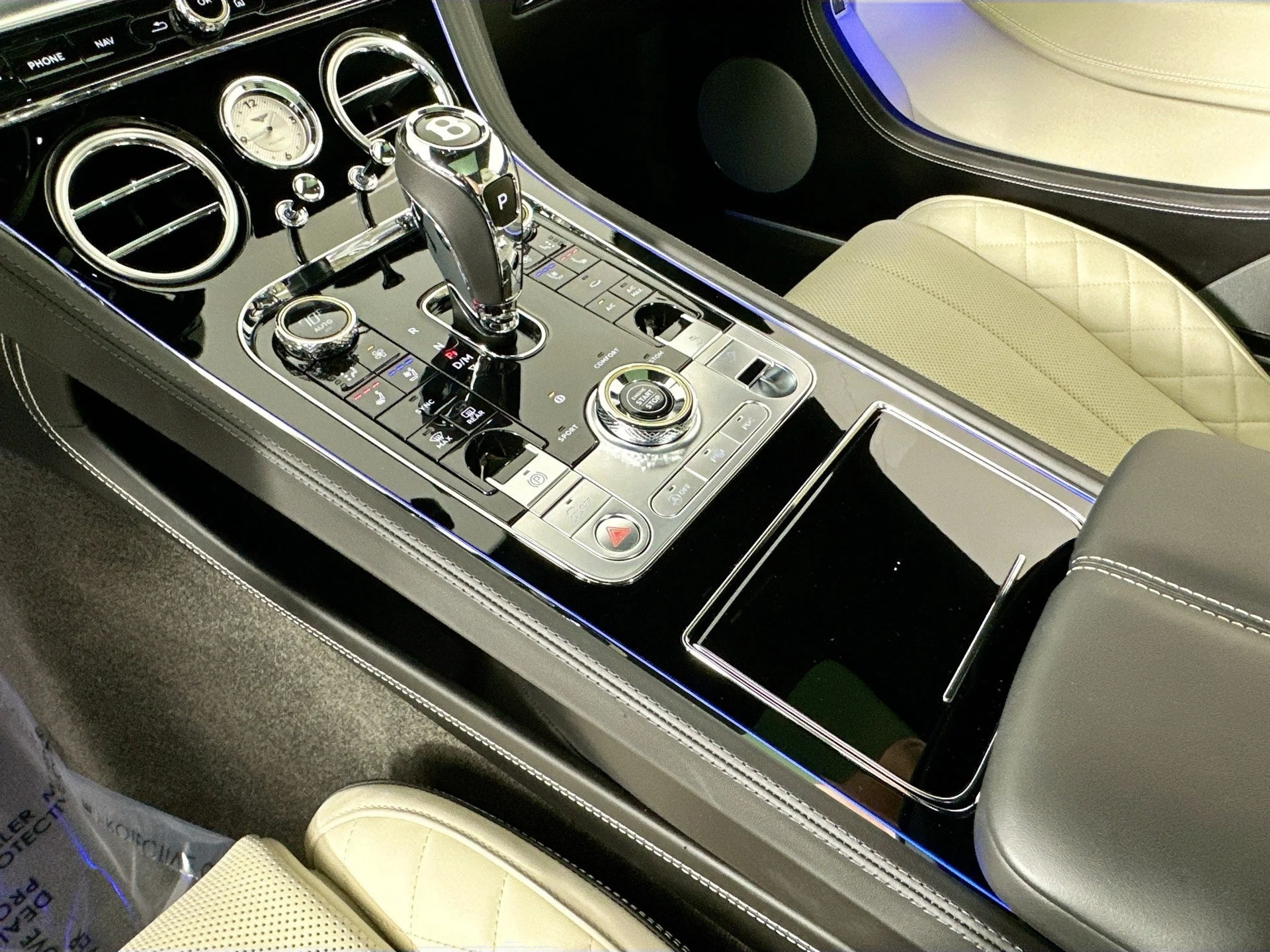 mph015_1220837331_16_0d10e9144a