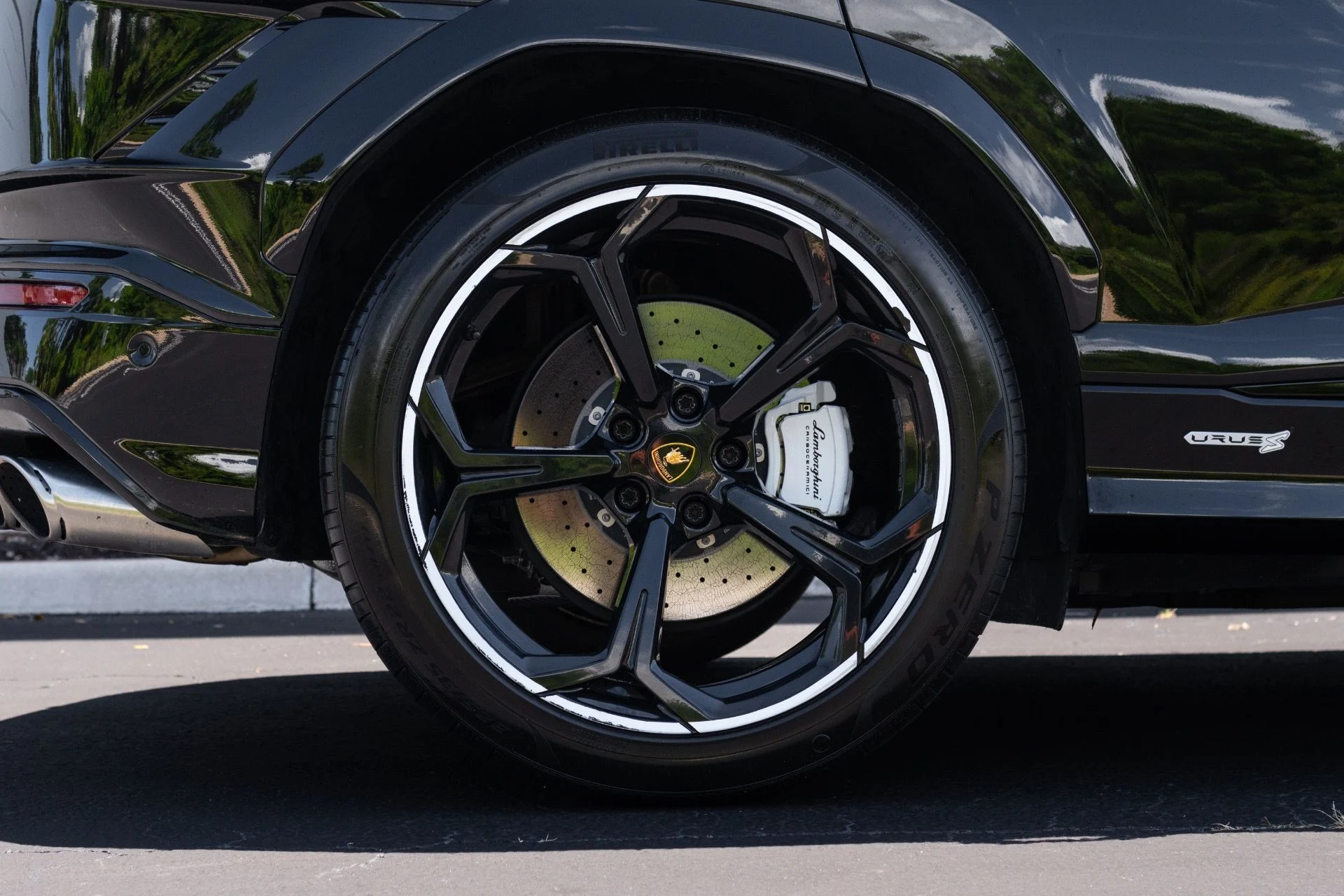 mph015_1221307858_Used_2023_Lamborghini_Urus_S_1780940773_6d8937b764