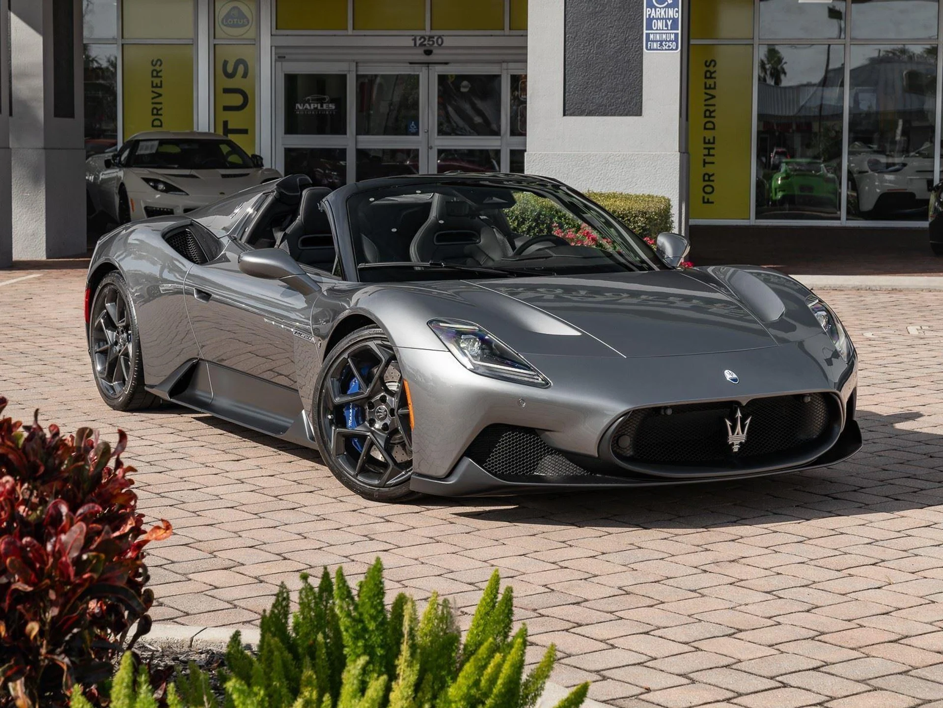 mph015_1224574243_Used_2023_Maserati_MC_20_Cielo_1773864338_98b2d7475f