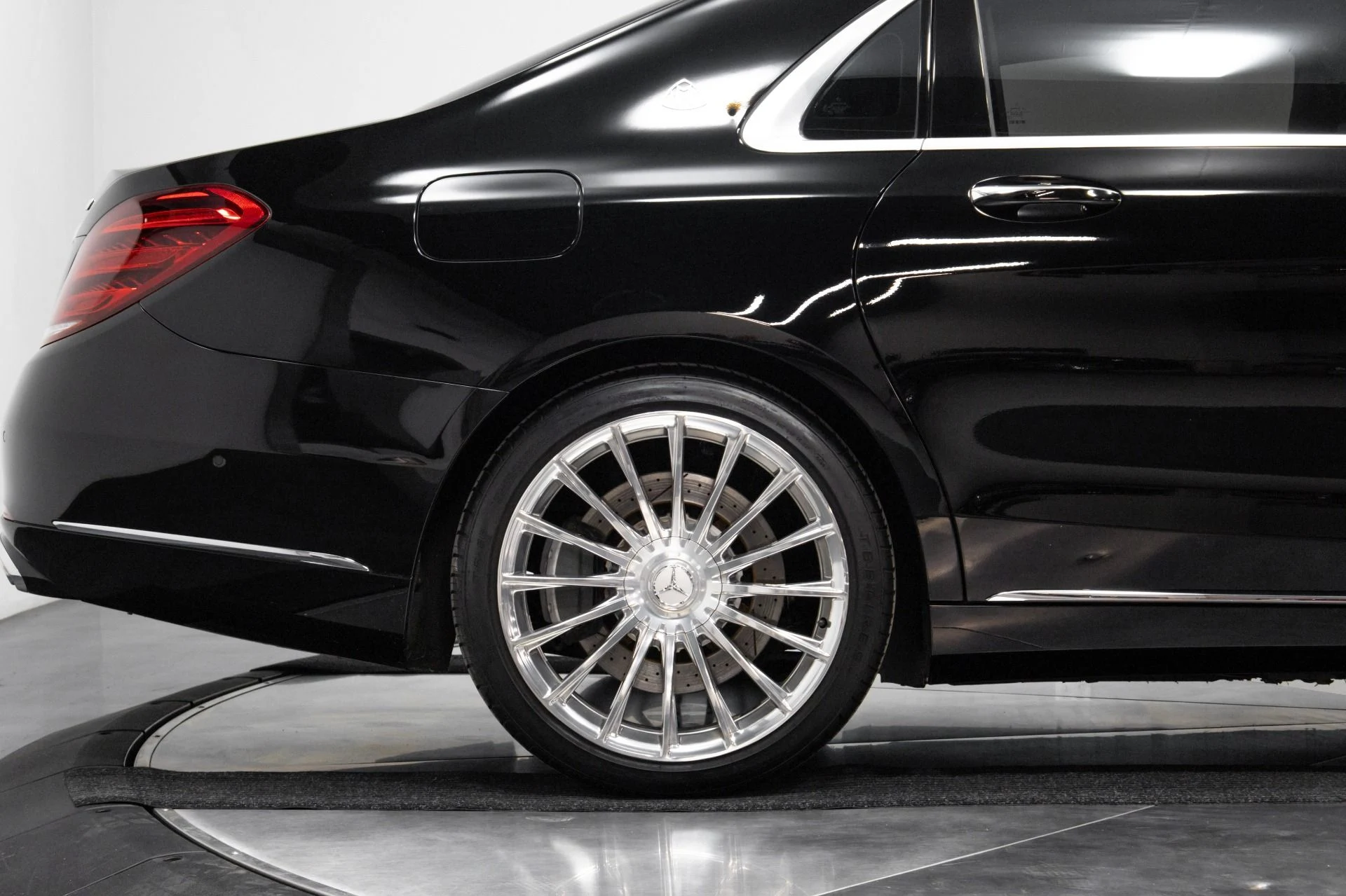 mph015_1227327200_Used_2019_Mercedes_Benz_S_Class_Maybach_S_650_1763220768_92f21f5bf3