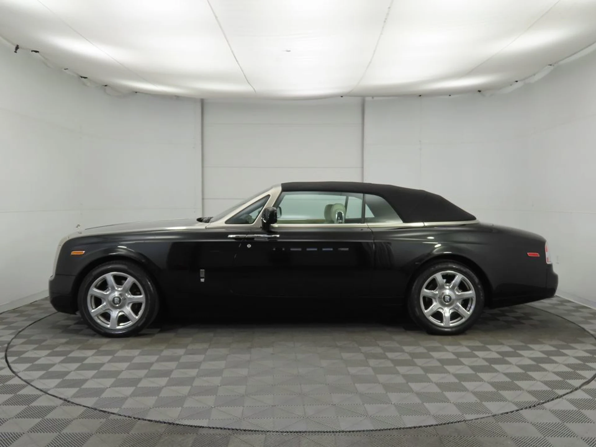 mph015_1234632866_used_2012_rolls_royce_phantom_coupe_2drdrophead_8119_22959977_16_1024_b664ad1b33