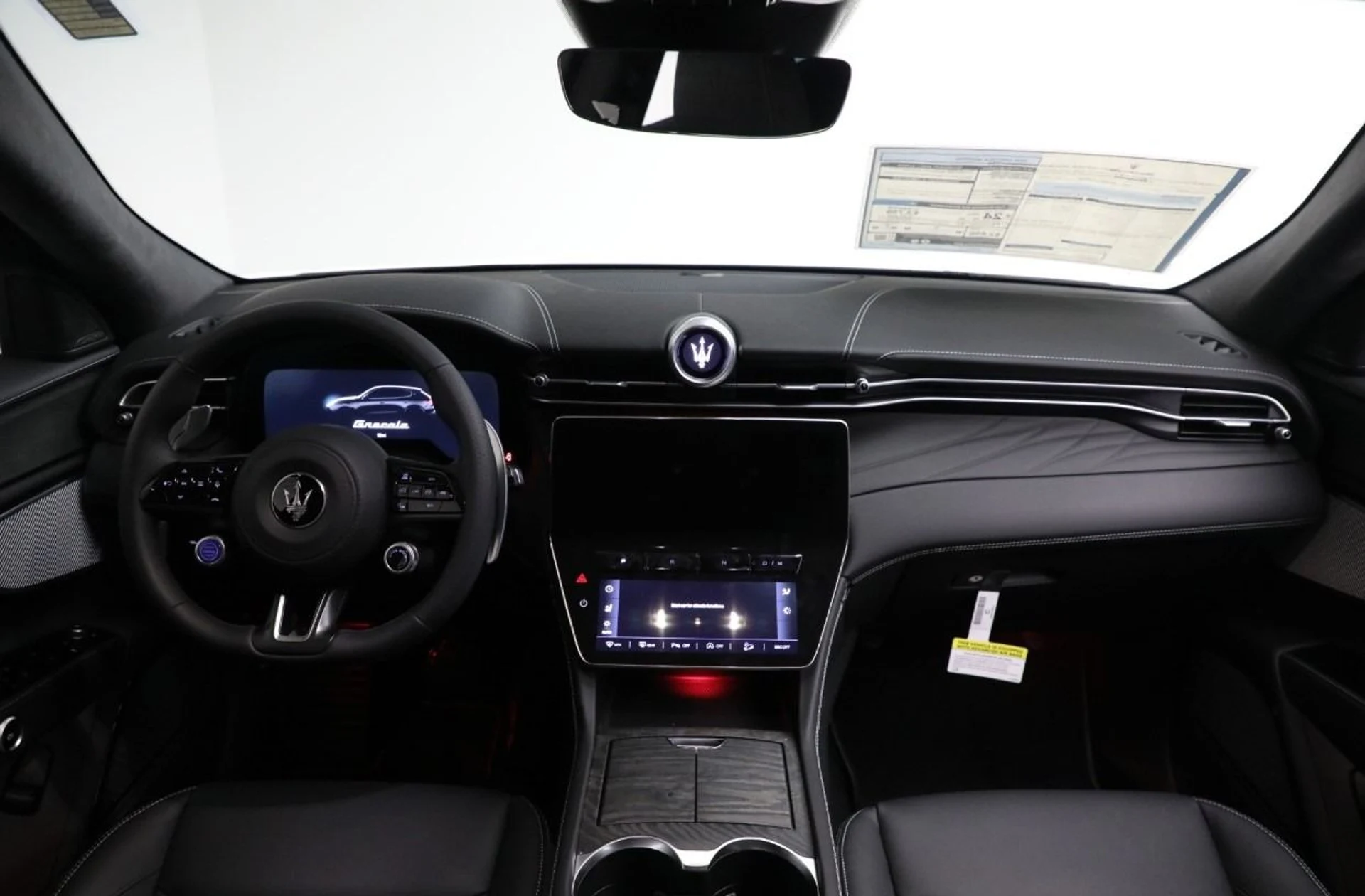 mph015_1235305669_New_2025_Maserati_Grecale_Modena_24d9cbc8df