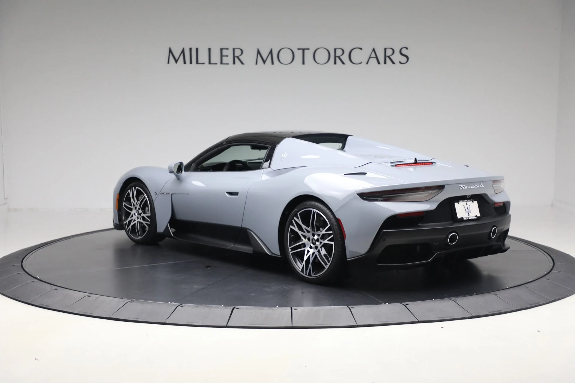 mph015_1243182556_Used_2023_Maserati_MC_20_Cielo_2c15ba9c1a