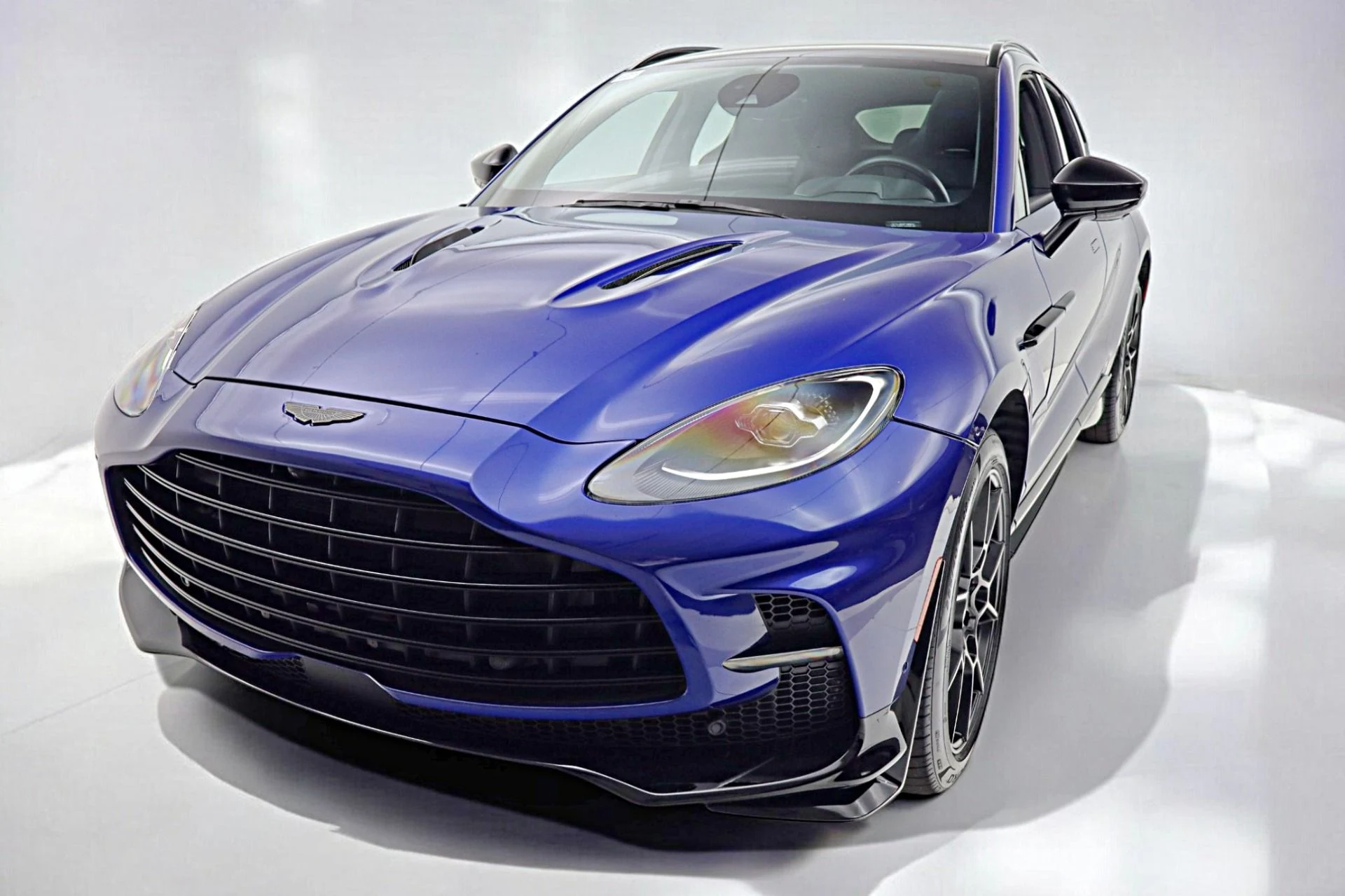 mph015_1248399833_Used_2023_Aston_Martin_DBX_707_8b1e1c0dd6