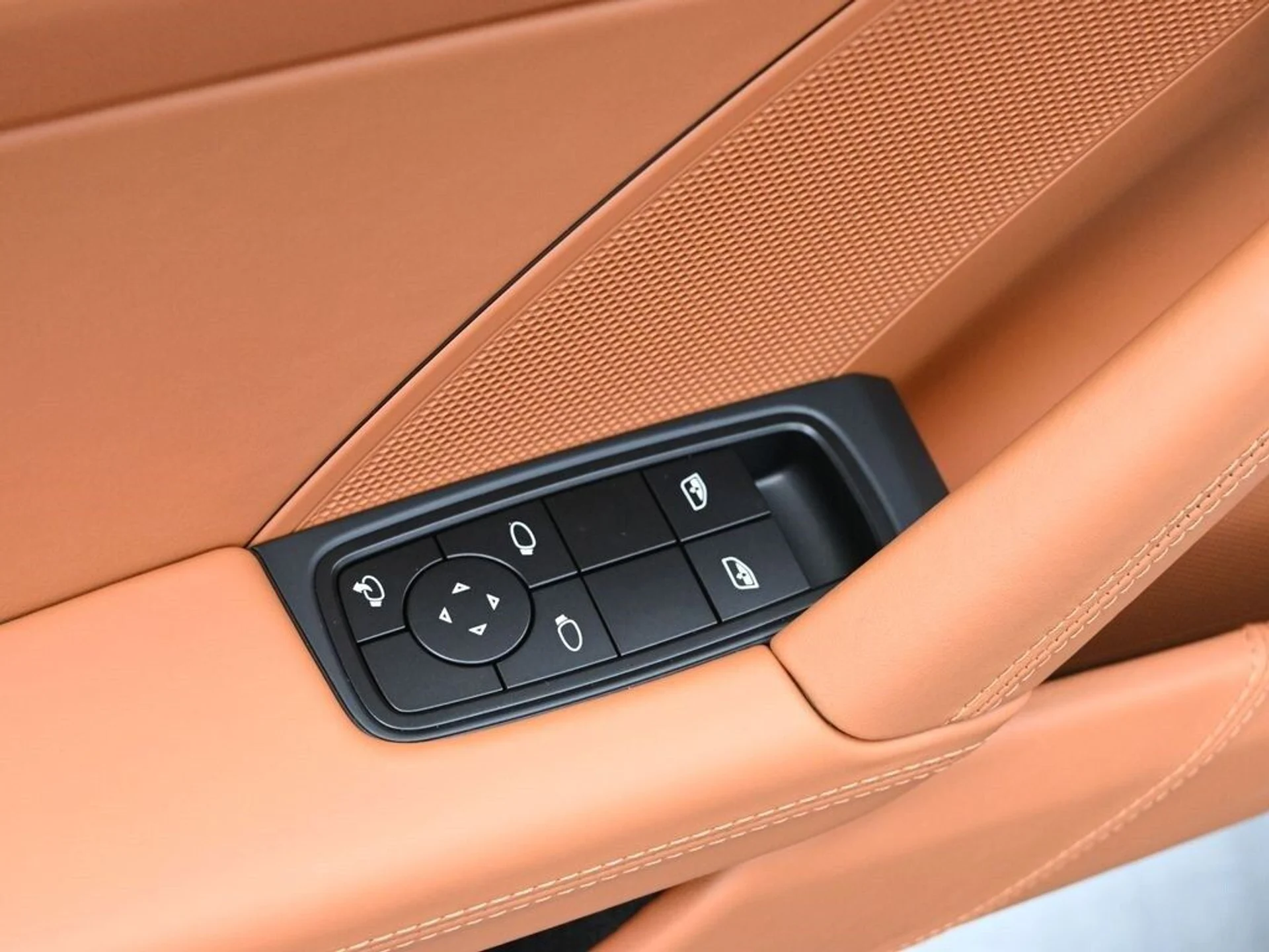 mph015_125345187_b08aa558ba85dbb98f4b1994963ac6eex_7d85d627cf