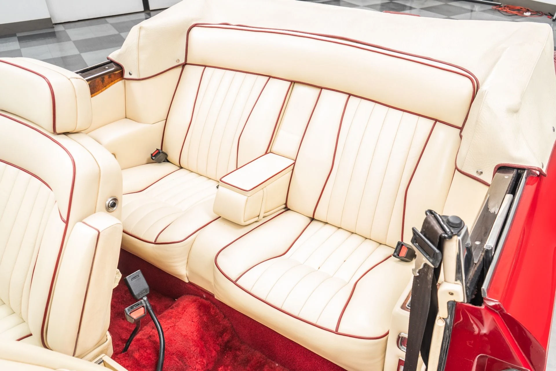 mph015_125385780_Used_1987_Rolls_Royce_Corniche_II_1780955693_01f98ed500