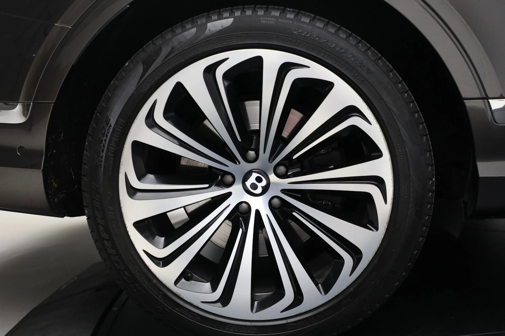 mph015_1254990417_Used_2021_Bentley_Bentayga_First_Edition_V8_1760803209_0541eab230