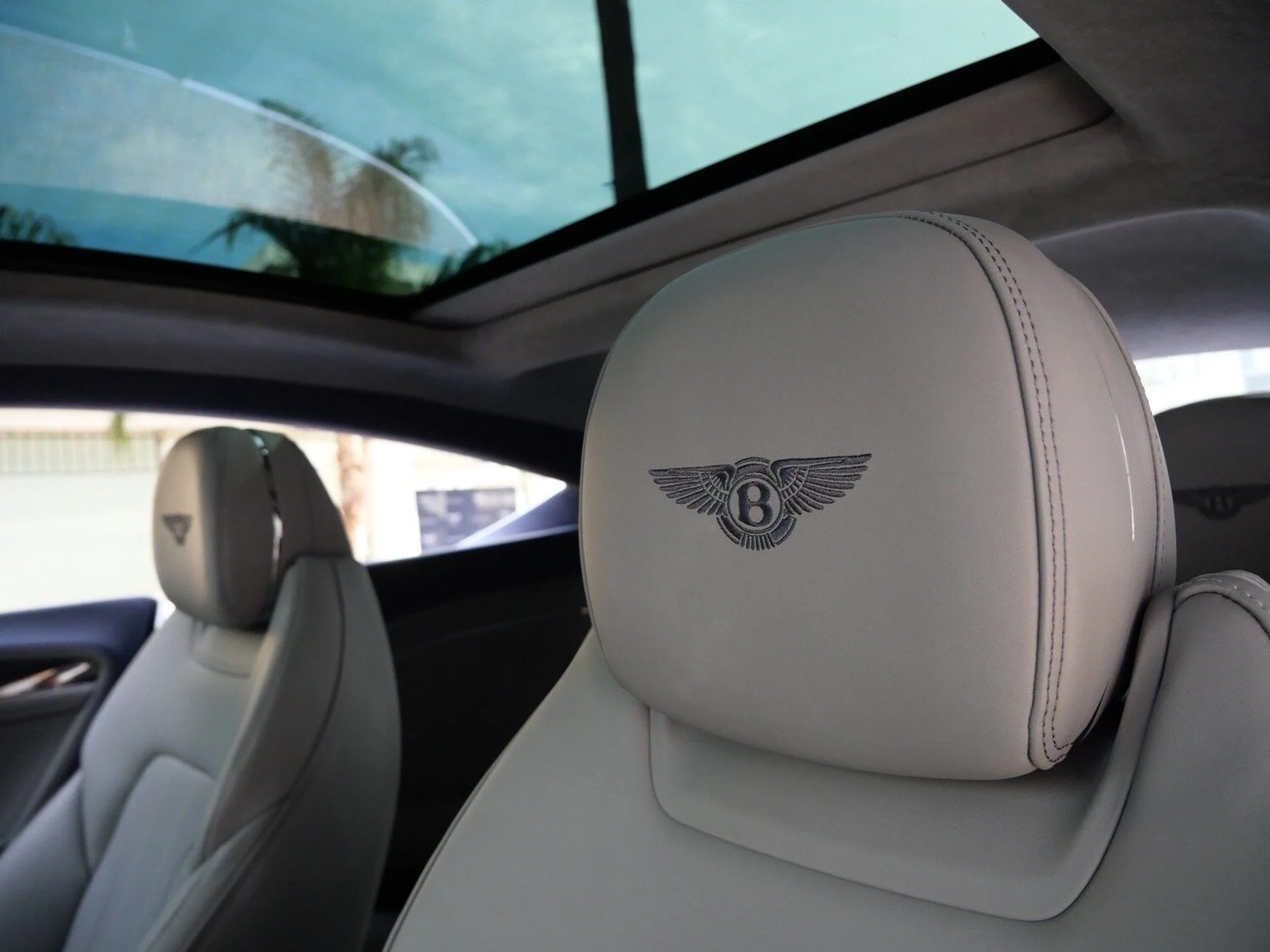 mph015_1255125931_0c3ecb8ebcb97a7664880b3601ec807bx_51cf6fd45d