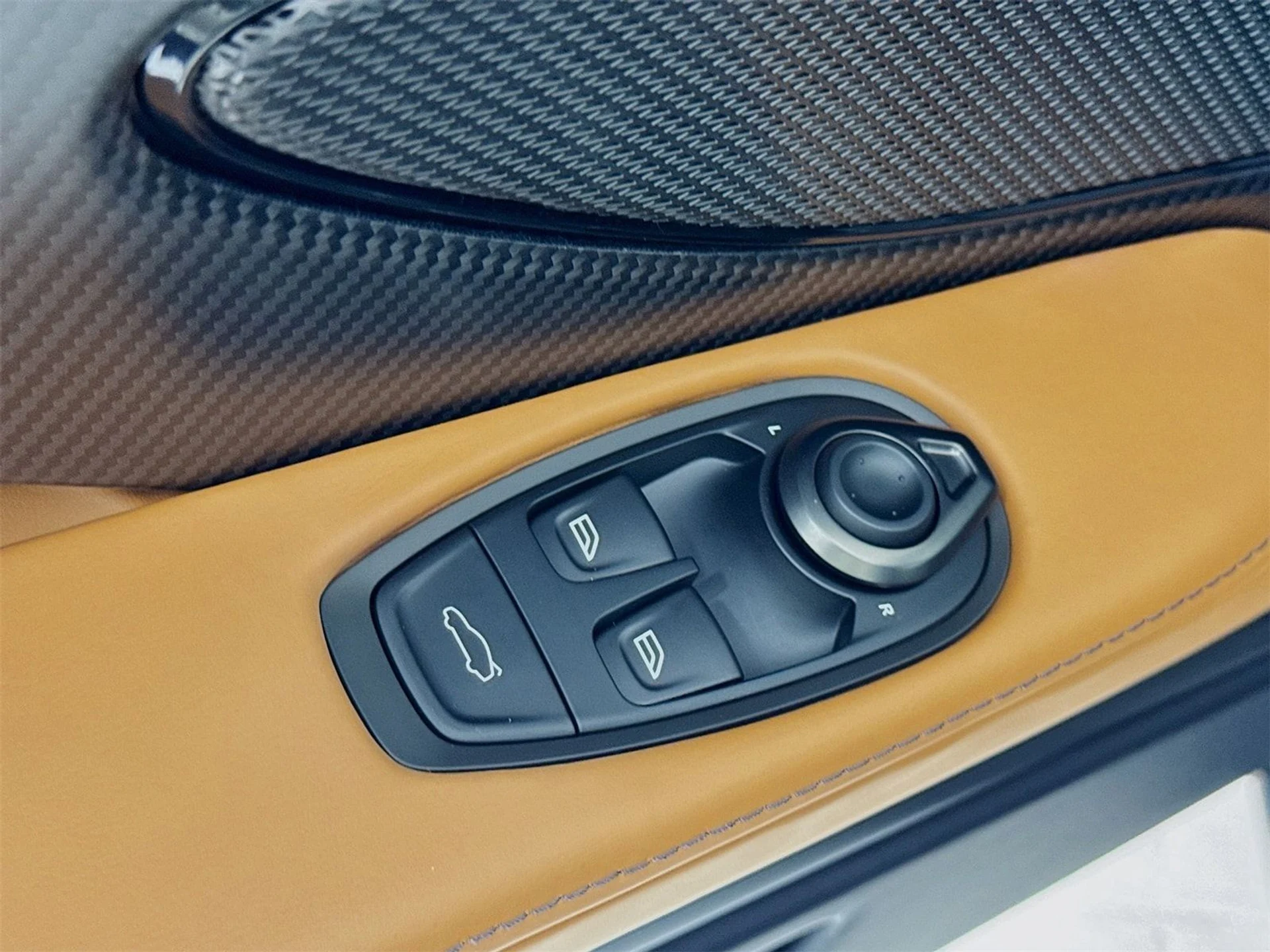 mph015_1255828501_15c6c6dd4080e52f00dac6bed6d5b593x_44cf66cb78