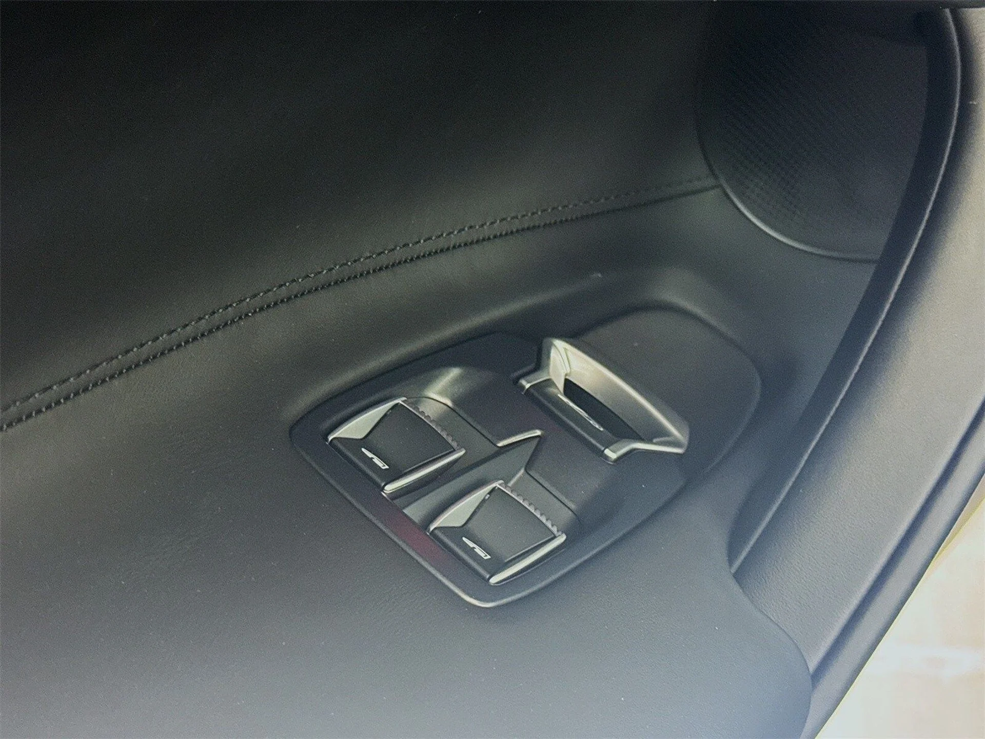 mph015_1258997657_99c0e45f6253e501d7618c1799349765x_561ff2b8de