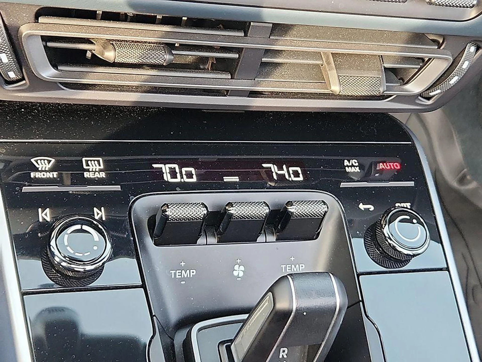 mph015_1262195491_4wpx3_T_Jt_Mgtho_T_dj_r_B_Co_RN_69c_76b36e9385