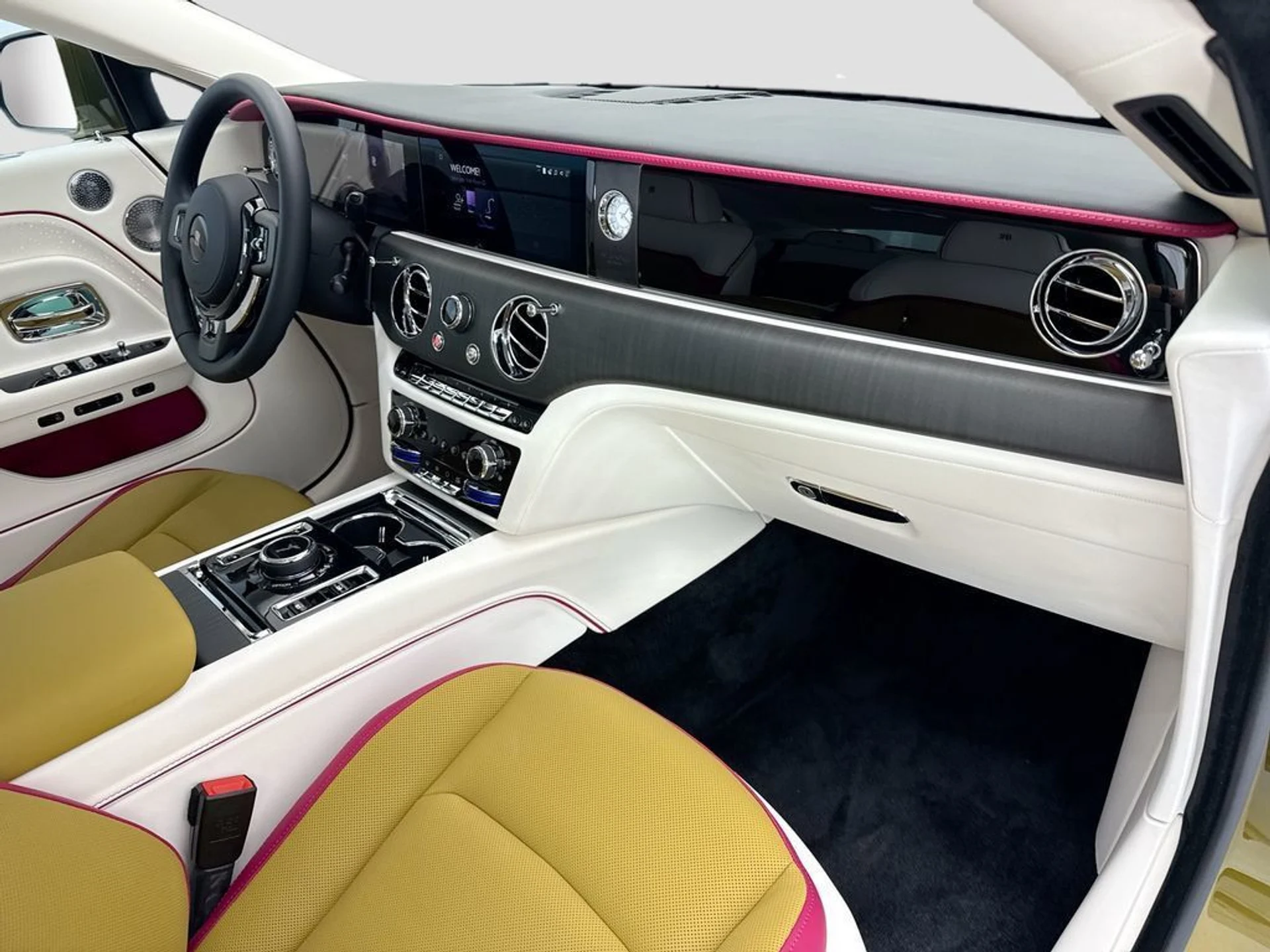 mph015_1262279102_used_2026_rolls_royce_spectre_coupe_8119_23019329_16_1024_fddab4e08f