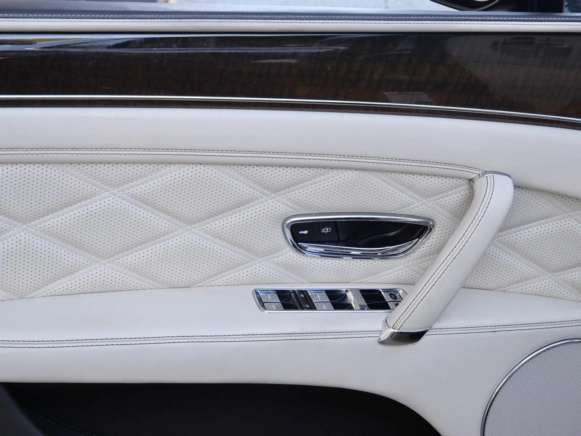 mph015_1265268829_700ff8566cde39c98e29319bf687bdb4x_cd3379b611