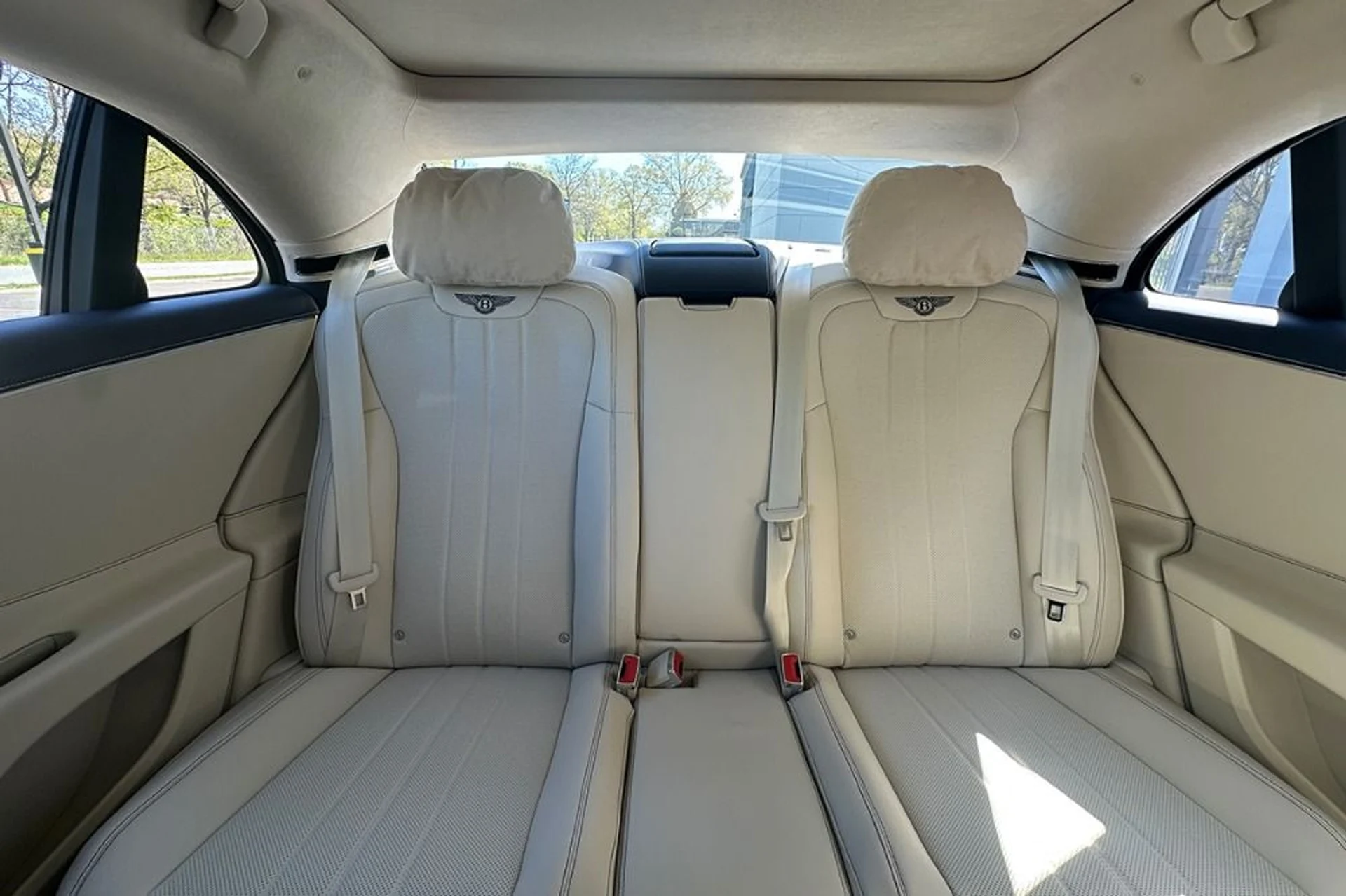 mph015_1271183502_New_2026_Bentley_Flying_Spur_1777901590_e3519c160c