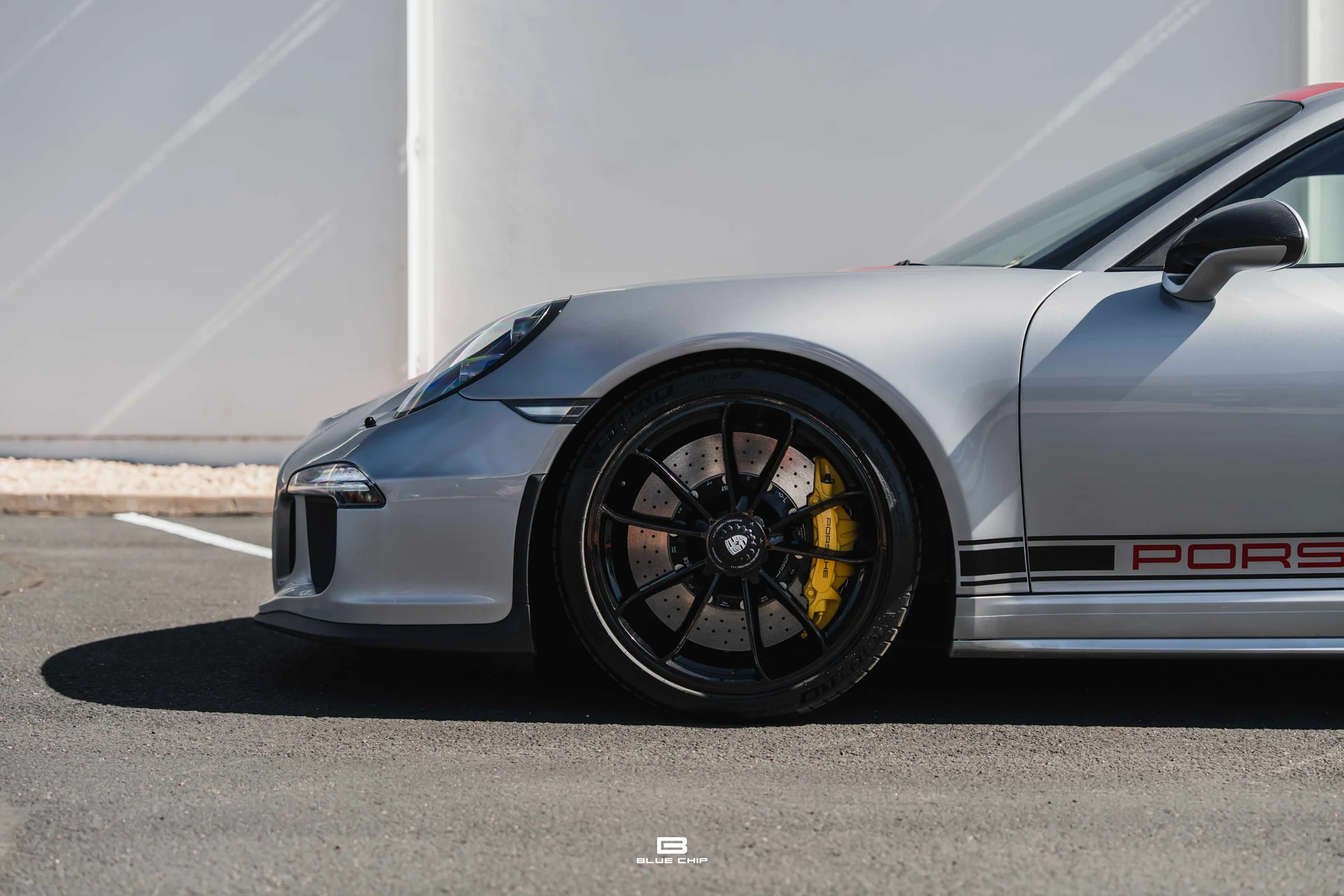 mph015_1275216911_6a2c7e03604609d5f5a11f4c_2016_Porsche_911_R_16_cf4f4184c1