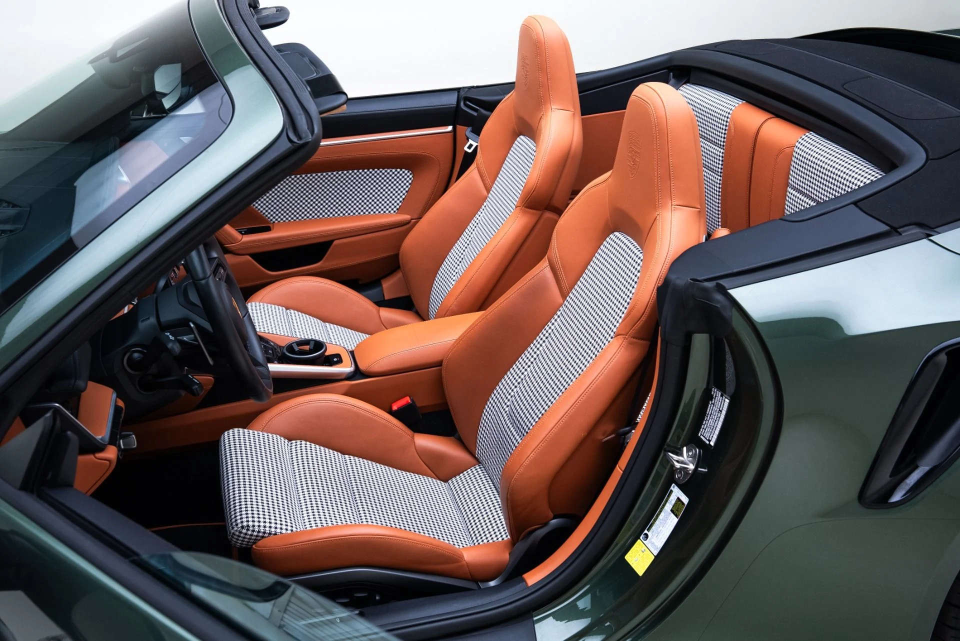 mph015_1277624262_Used_2024_Porsche_911_Turbo_S_Cab_1775066595_7f96557792