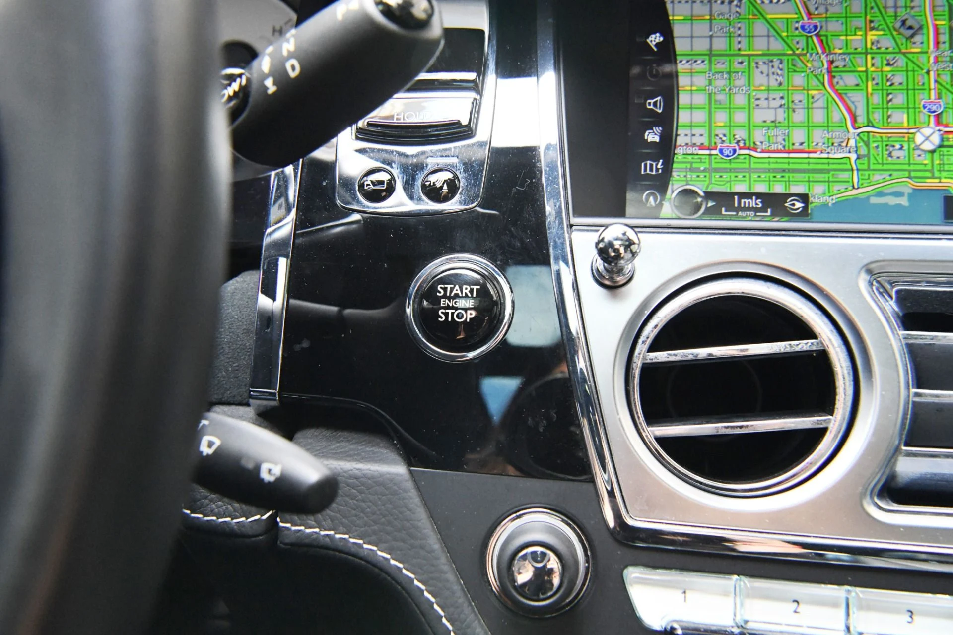 mph015_127884503_11957_p17_l_7b0941d803