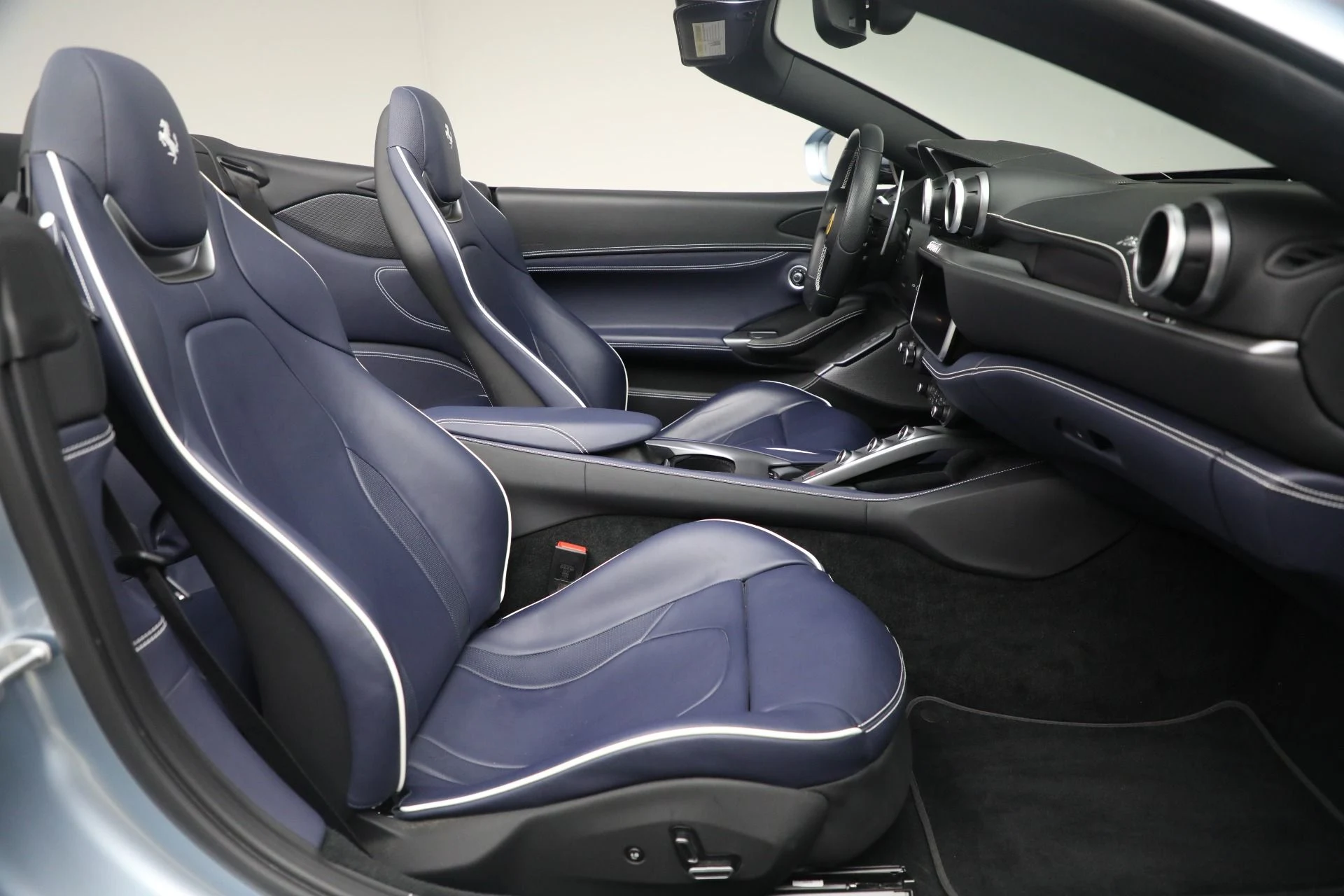 mph015_1288320073_Used_2023_Ferrari_Portofino_M_1762634219_82c3422bc6