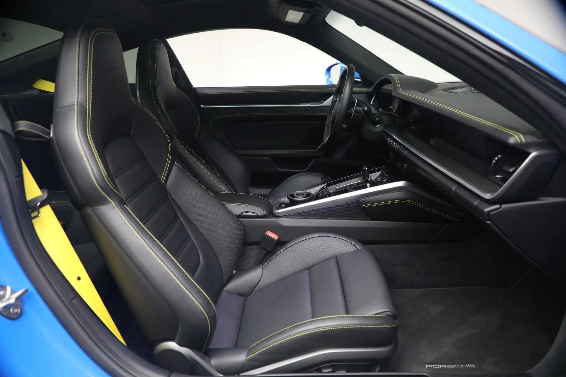 mph015_1295265604_Used_2022_Porsche_911_Turbo_S_1773502759_0f7534148d