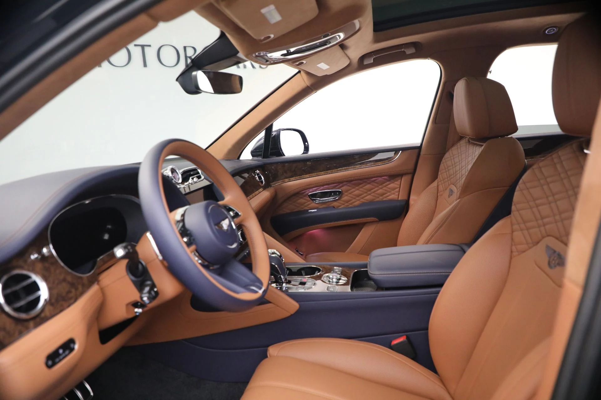 mph015_1303957334_New_2026_Bentley_Bentayga_Azure_V8_1781035645_d2af0cc682