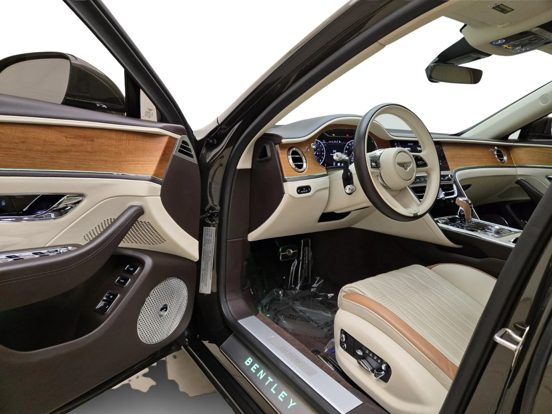 mph015_1305716172_Used_2023_Bentley_Flying_Spur_Hybrid_Odyssean_Edition_1777355022_34d47e147f