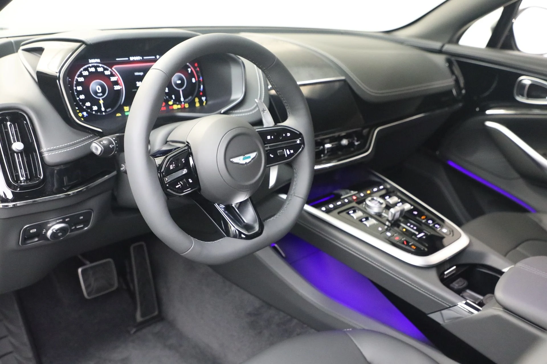 mph015_1306168417_New_2026_Aston_Martin_DBX_S_1779192490_f0738b871a