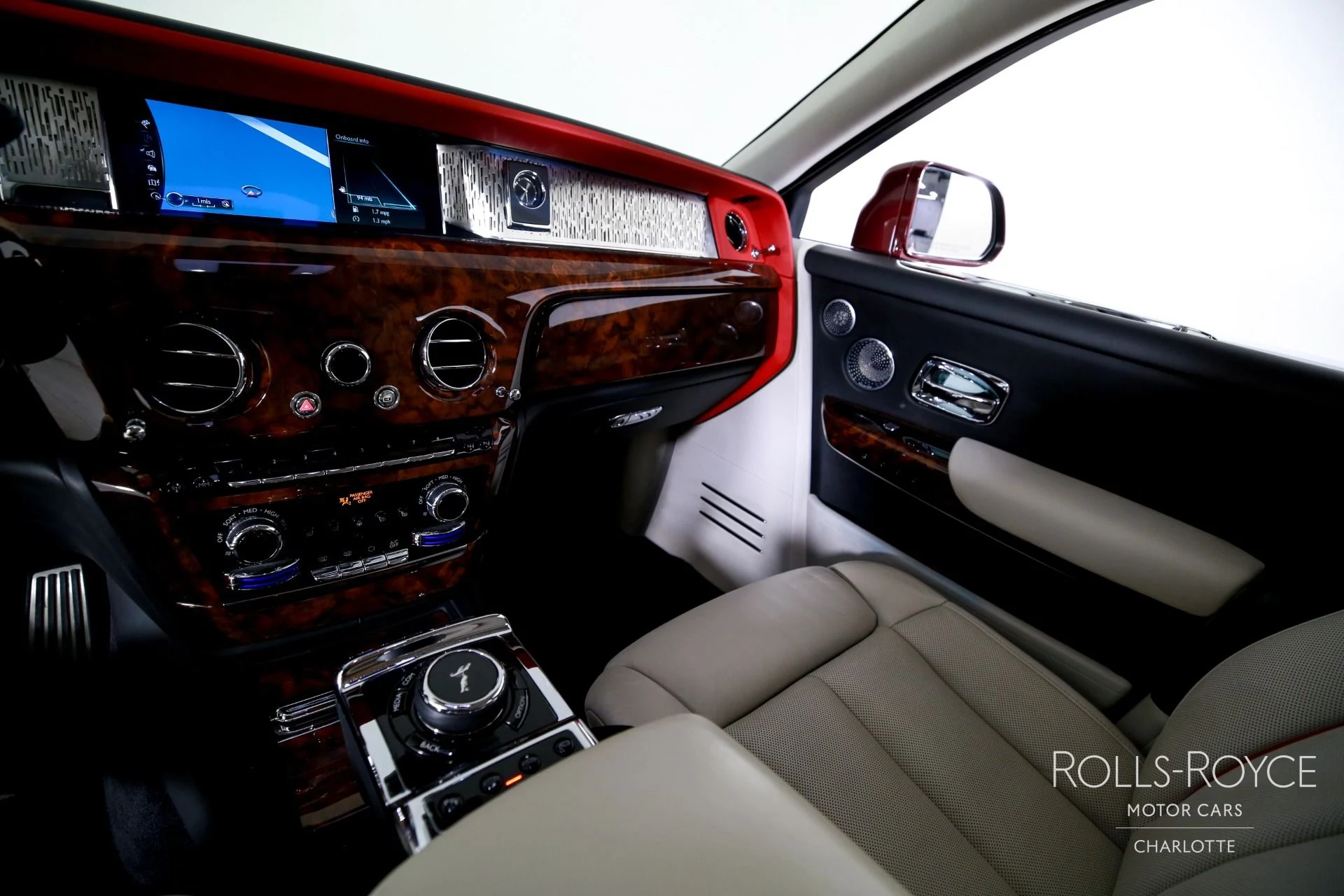 mph015_1308299236_Used_2019_Rolls_Royce_Phantom_1760804131_5b6ee4f92e