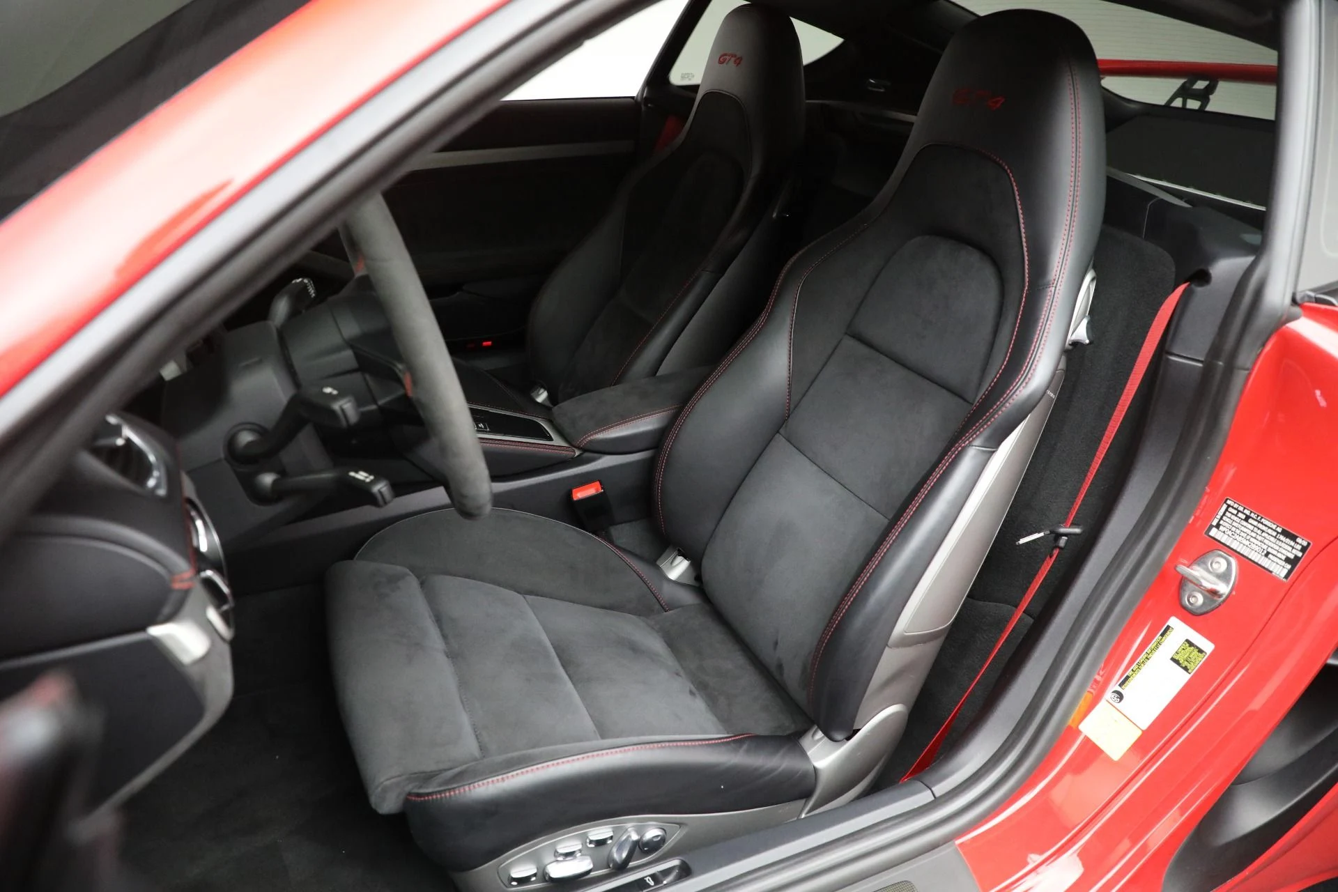 mph015_1322907239_Used_2021_Porsche_718_Cayman_GT_4_952f1d3406