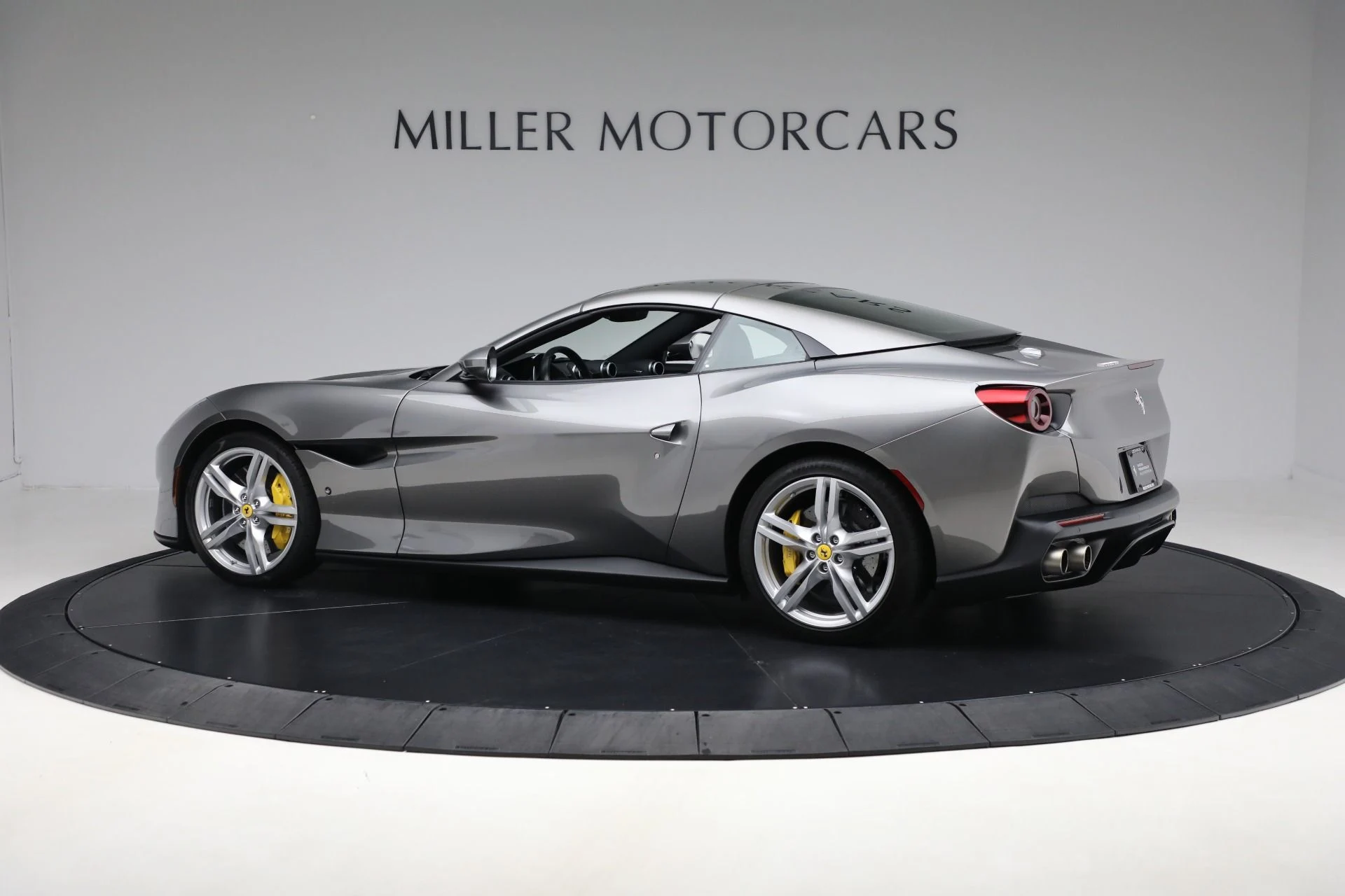 mph015_1329035163_Used_2019_Ferrari_Portofino_db41d852a8