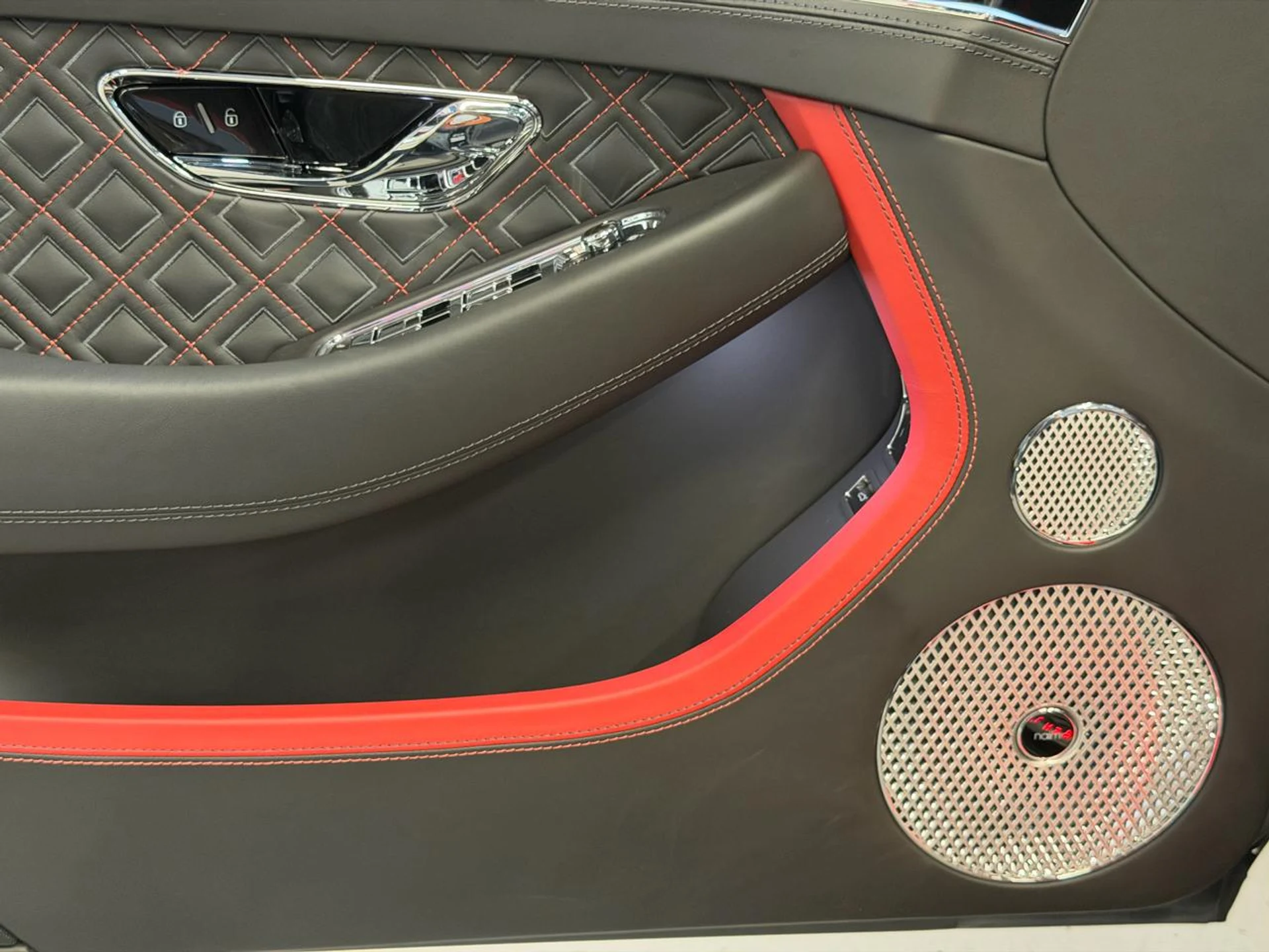 mph015_1330057196_639122964834269533_b325809213