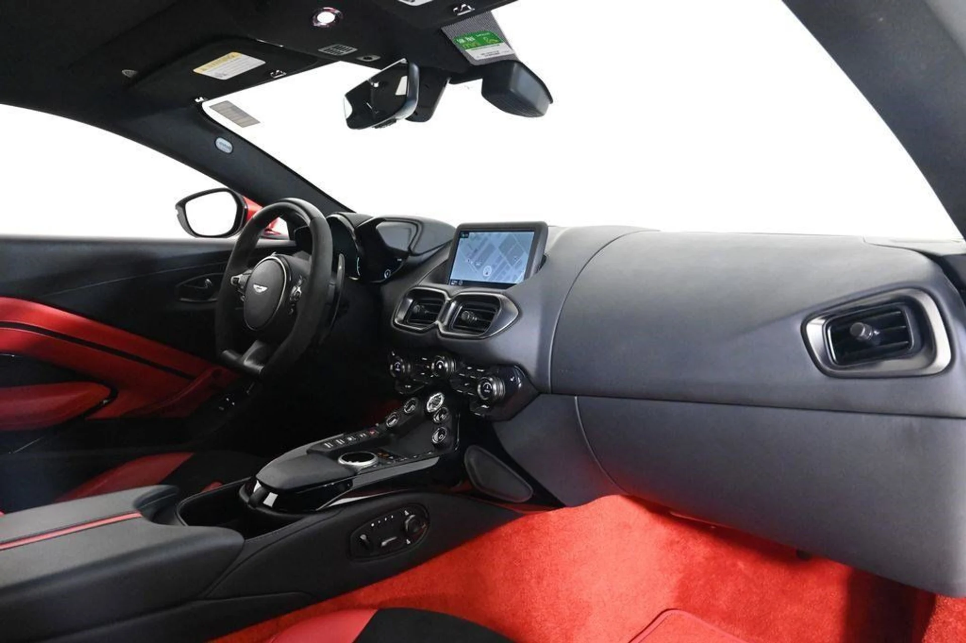 mph015_1331265250_used_2023_aston_martin_vantage_coupe_11350_22936848_15_1024_613f995fe1