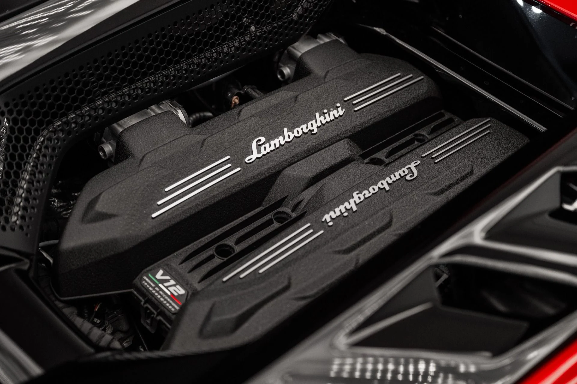 mph015_1331583818_Used_2024_Lamborghini_Revuelto_1754711013_1dd4d9f7a7