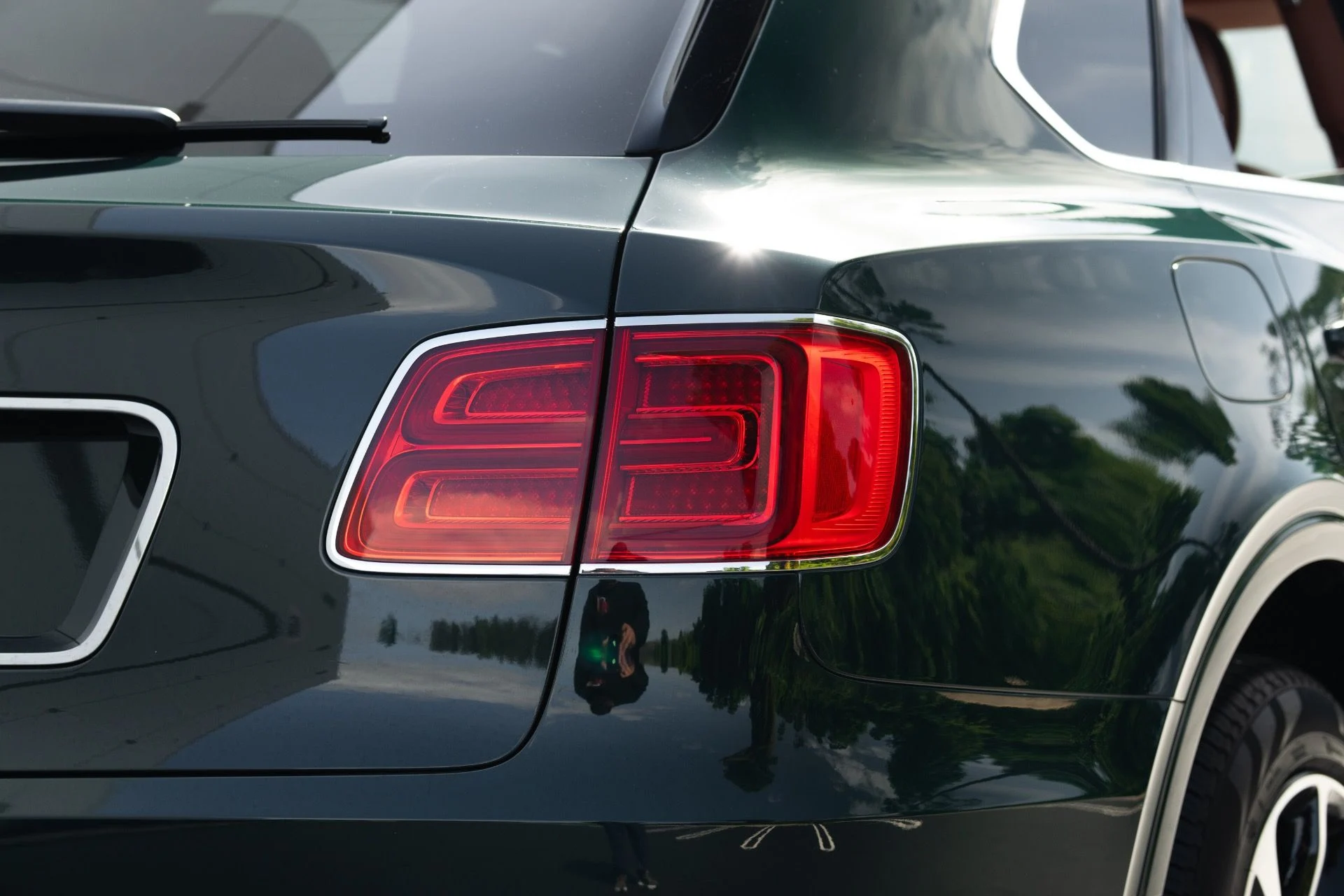 mph015_1335966215_Used_2017_Bentley_Bentayga_W12_First_Edition_1762986986_e57f10b117