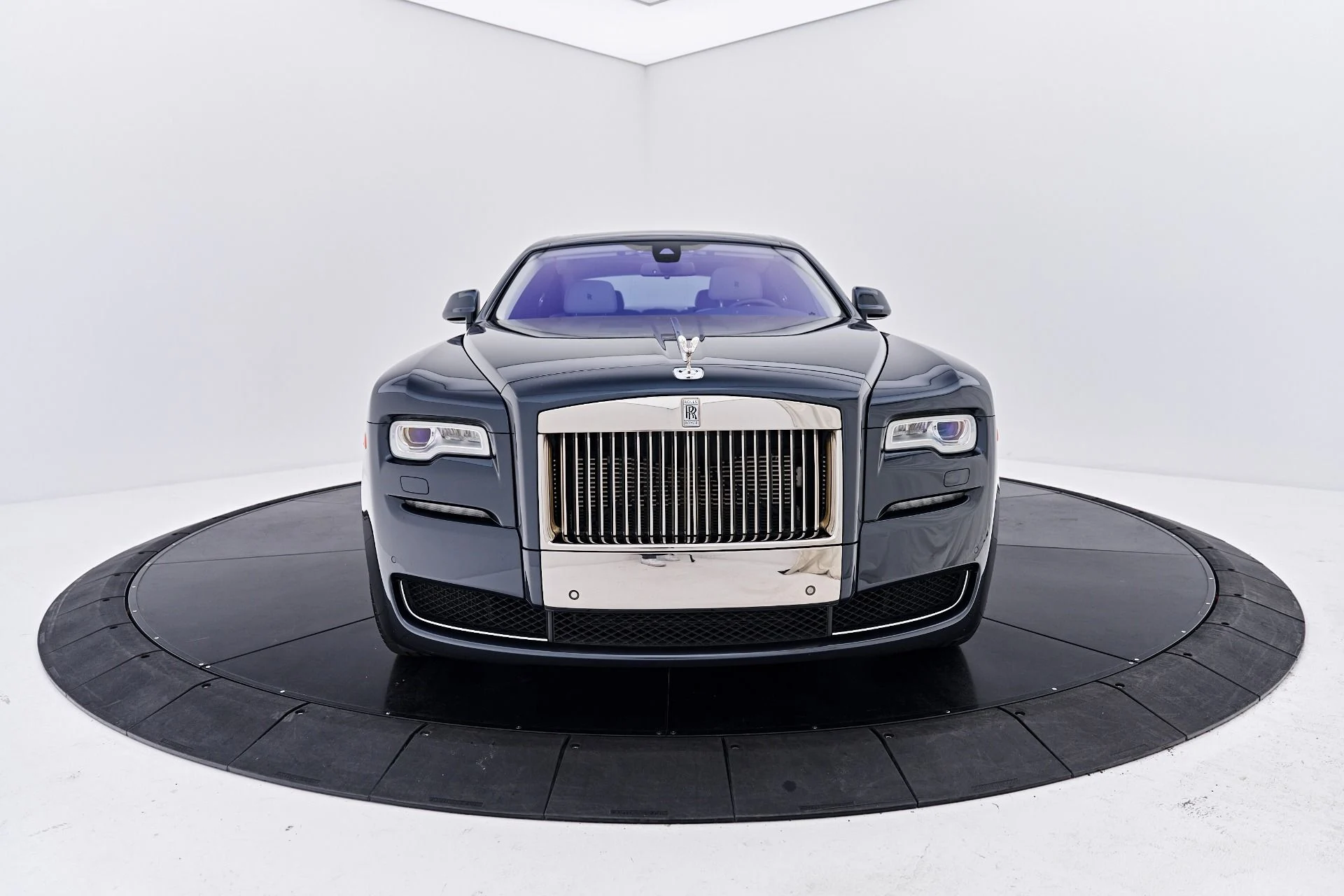mph015_1337473054_Used_2016_Rolls_Royce_Ghost_Base_1791332950_72d1a46273