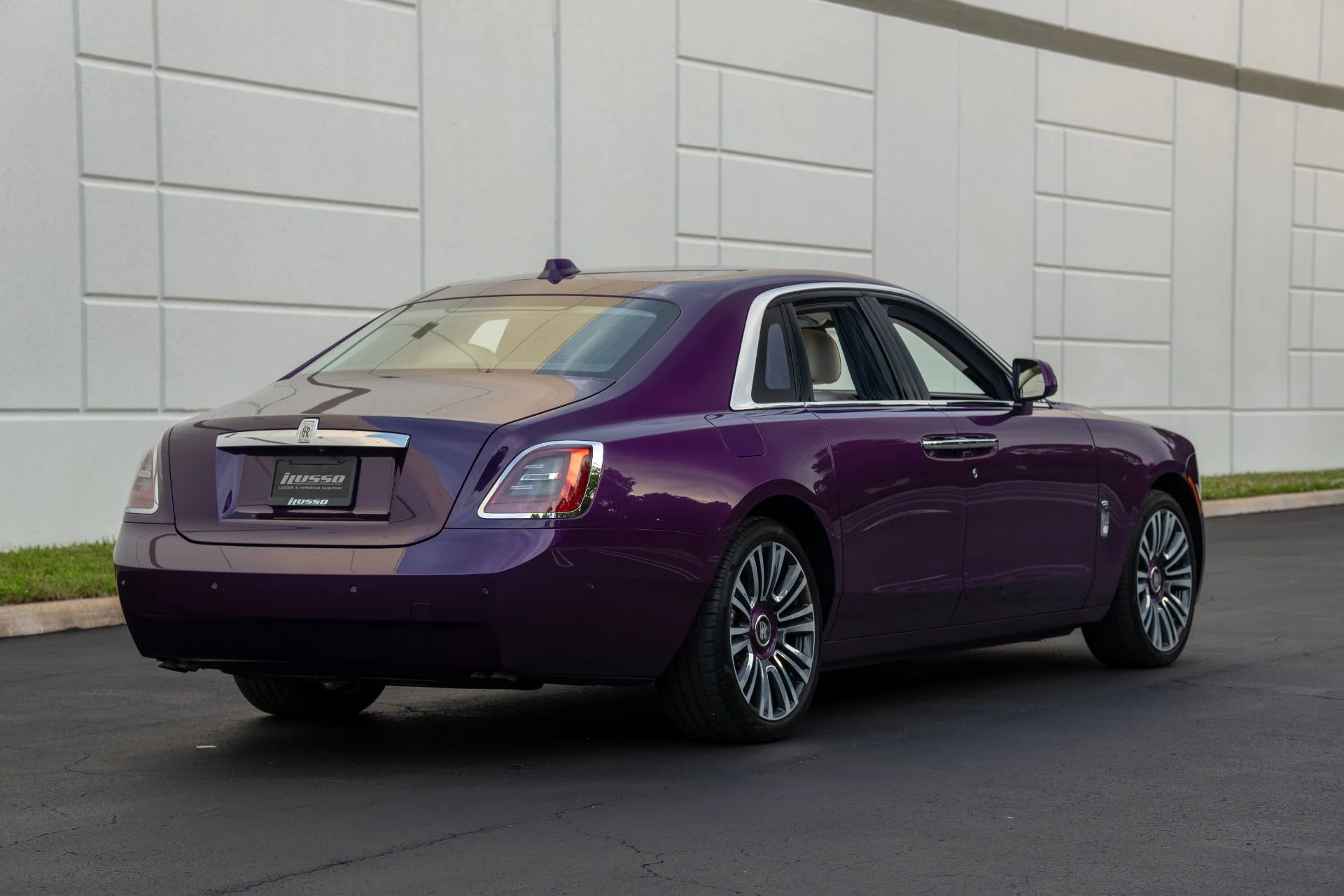 mph015_1338947524_Used_2021_Rolls_Royce_Ghost_1762913749_0c264b6feb