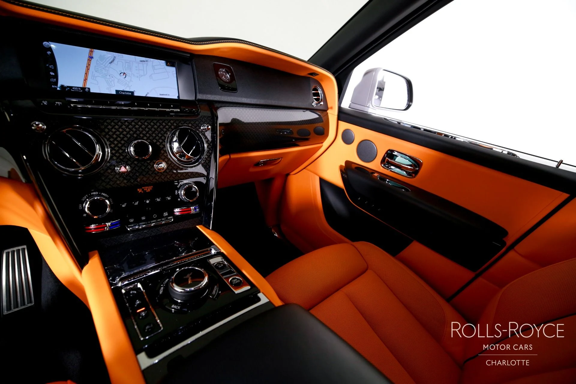 mph015_1343538672_Used_2024_Rolls_Royce_Black_Badge_Cullinan_1765396280_f02f62f9a9