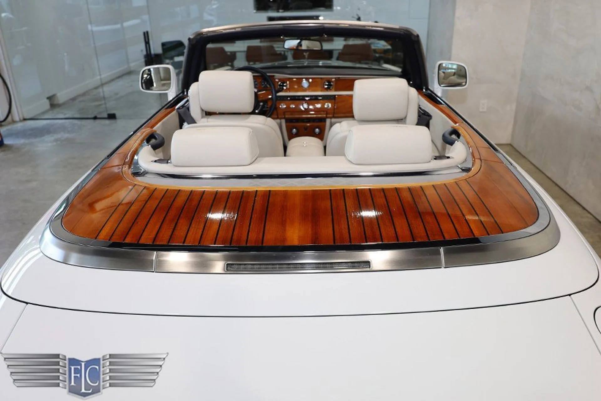 mph015_1353012528_used_2014_rolls_royce_phantom_drophead_coupe_9689_22941725_16_1024_cebacef332